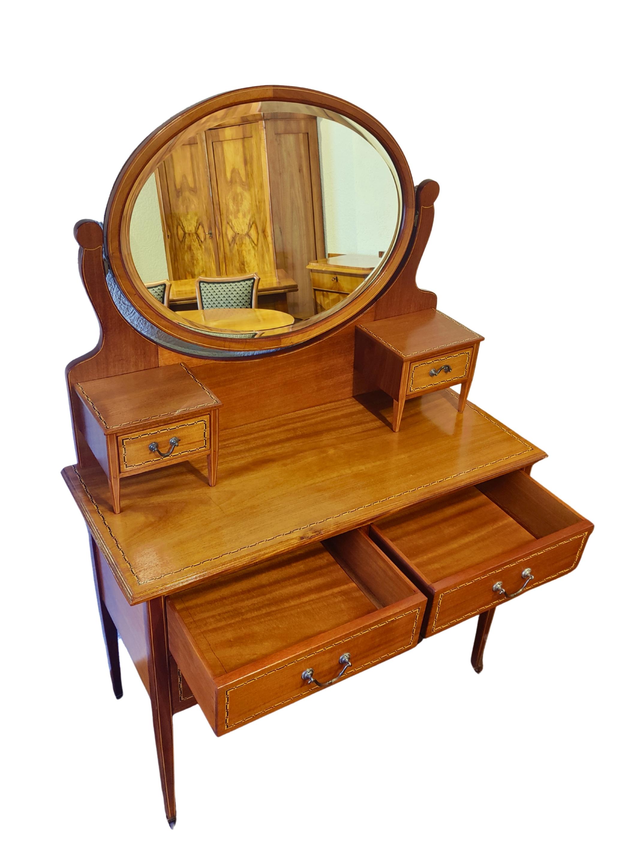 Nutwood English Dressing Table, circa 1900 For Sale