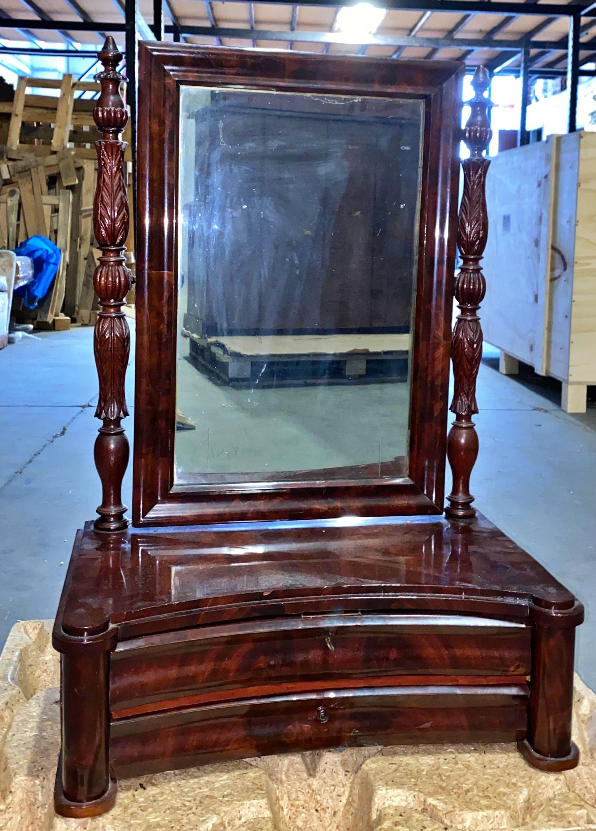 Hand-Crafted English Dressing Table late 19th Century Walnut Root For Sale