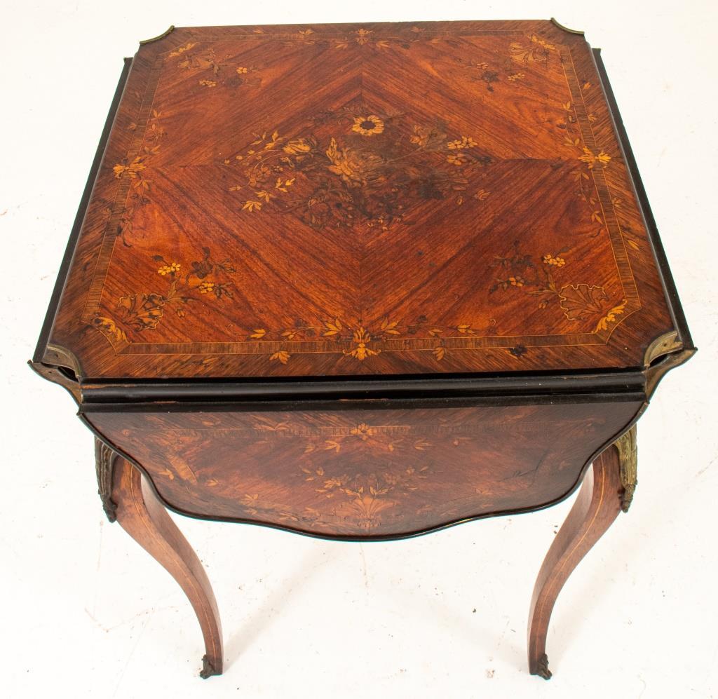 English Drop Leaf Inlaid Wooden Games Table In Good Condition In New York, NY