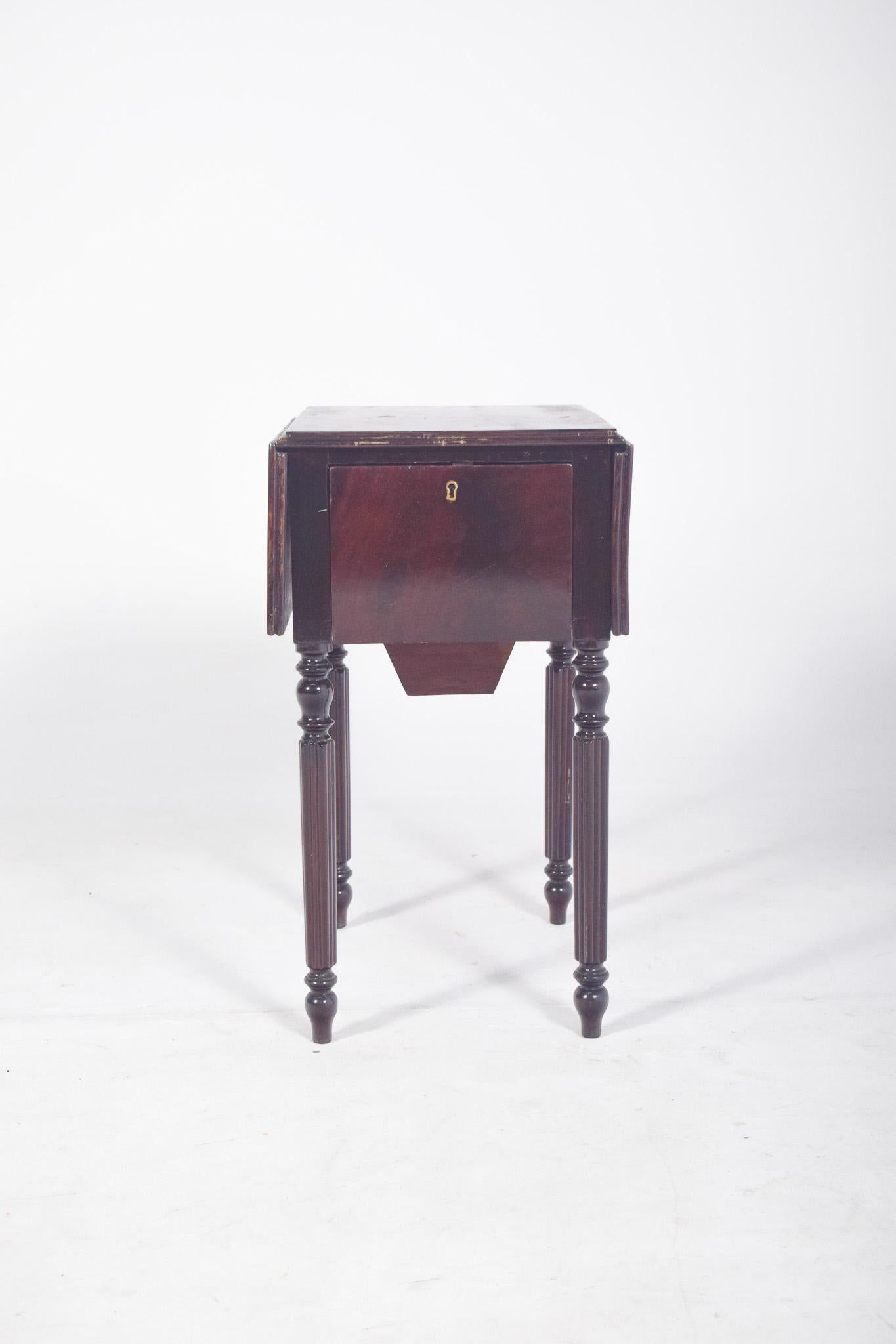 English Drop Leaf Rectangular Side Table For Sale 4