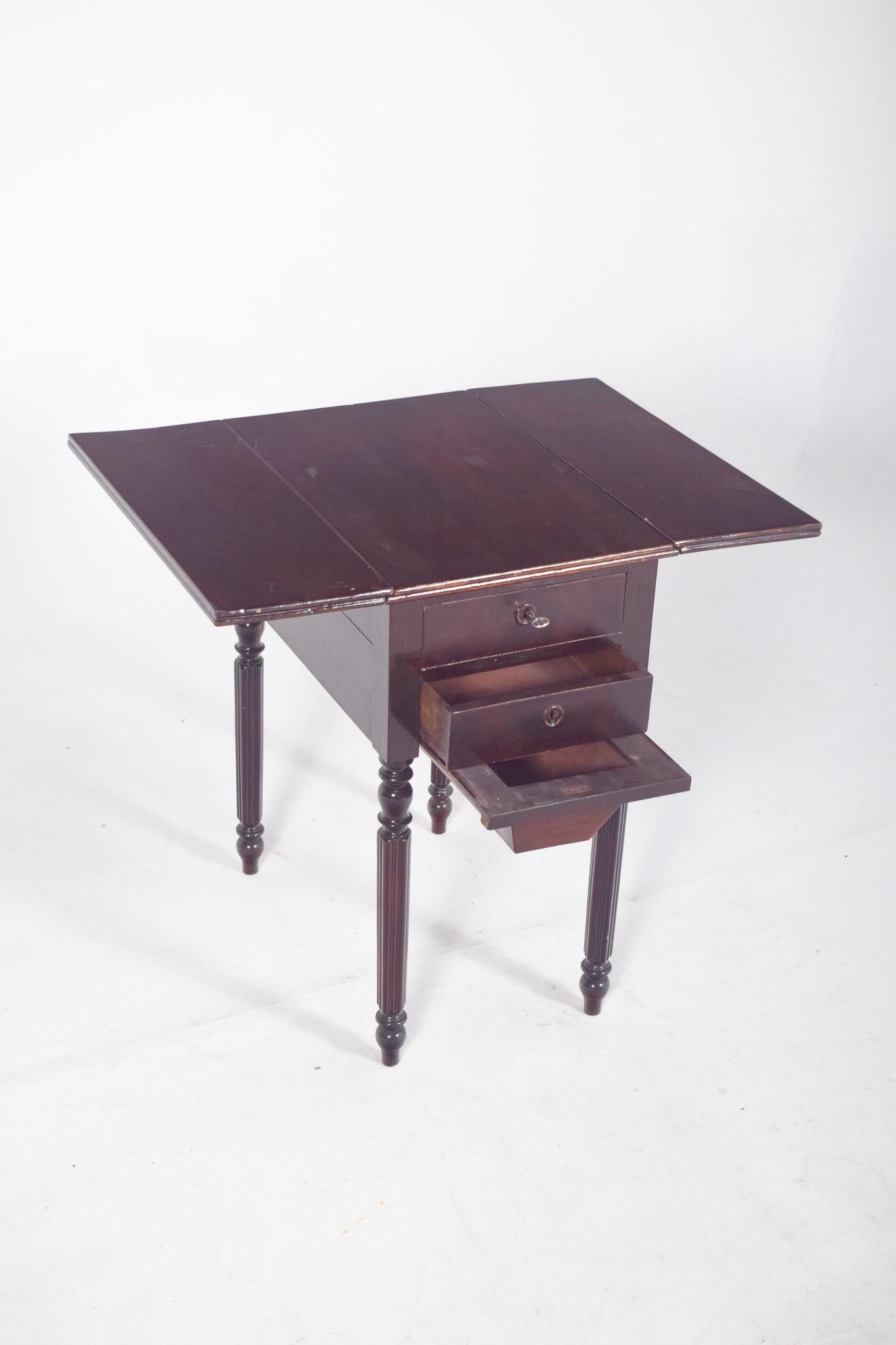 English Drop Leaf Rectangular Side Table For Sale 3