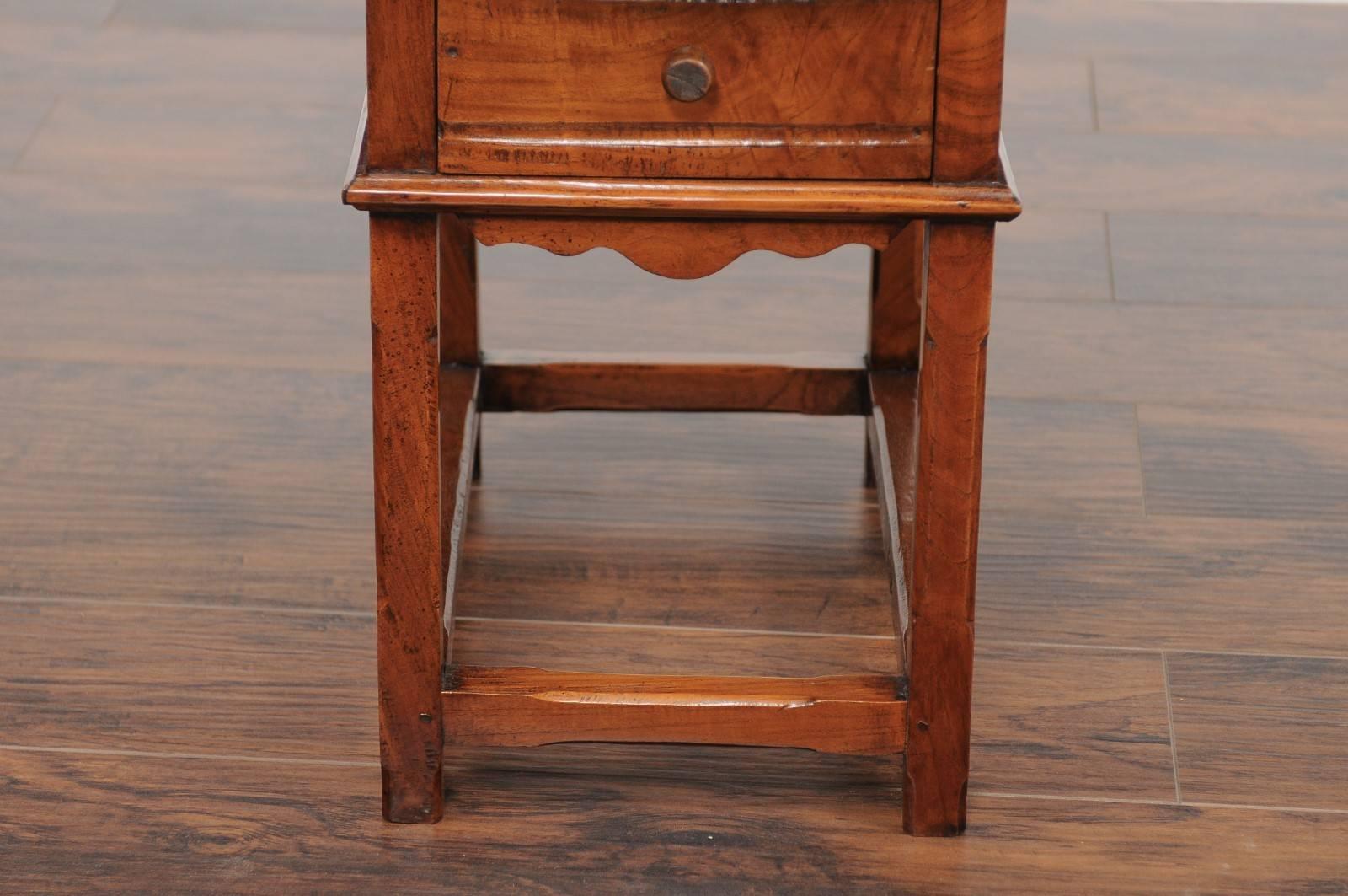 English Drop-Leaf Yew Wood Side Table with Single Drawer and Side Stretcher For Sale 4