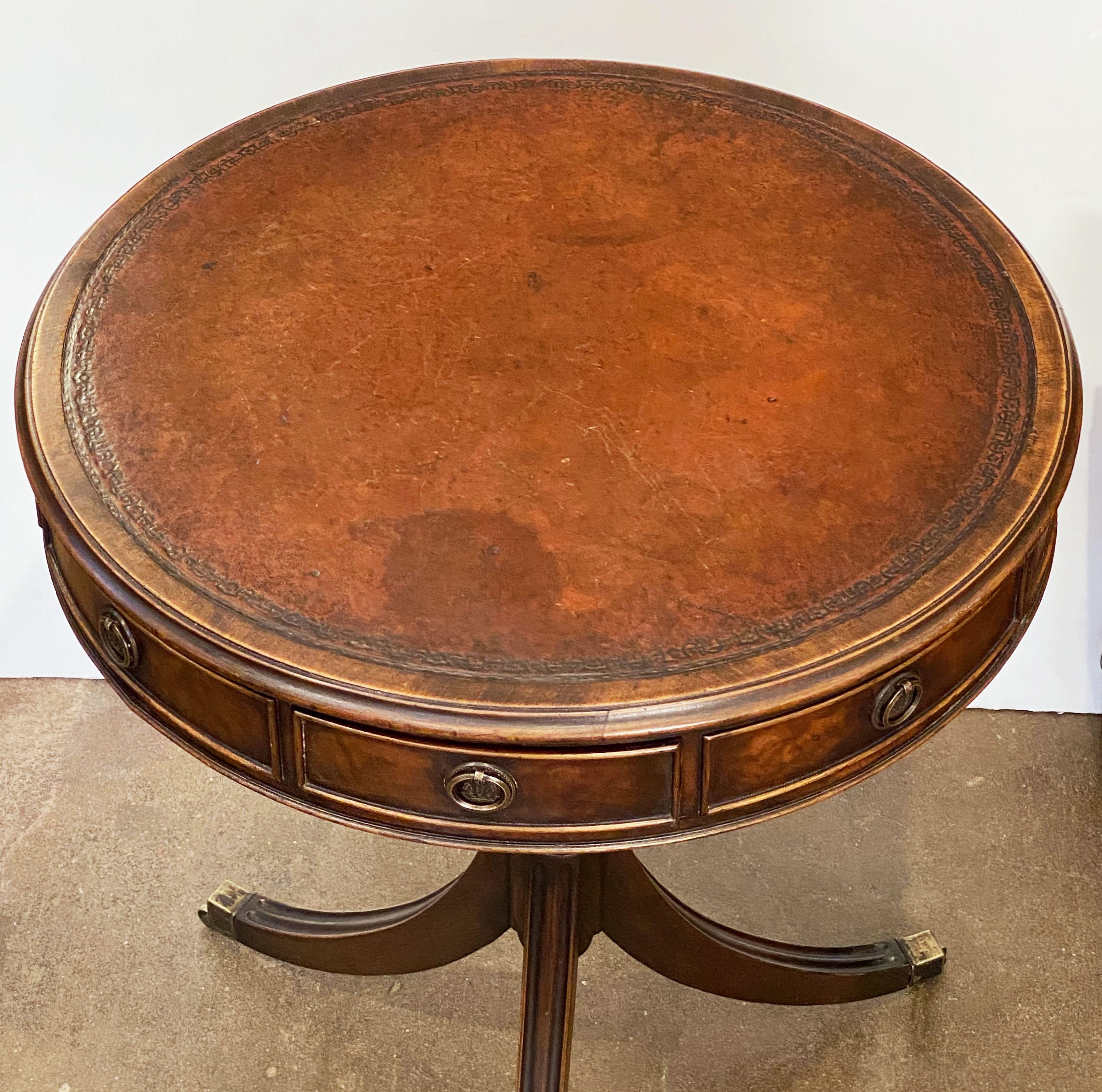 20th Century English Drum Table of Mahogany with Leather Top from the Edwardian Era For Sale