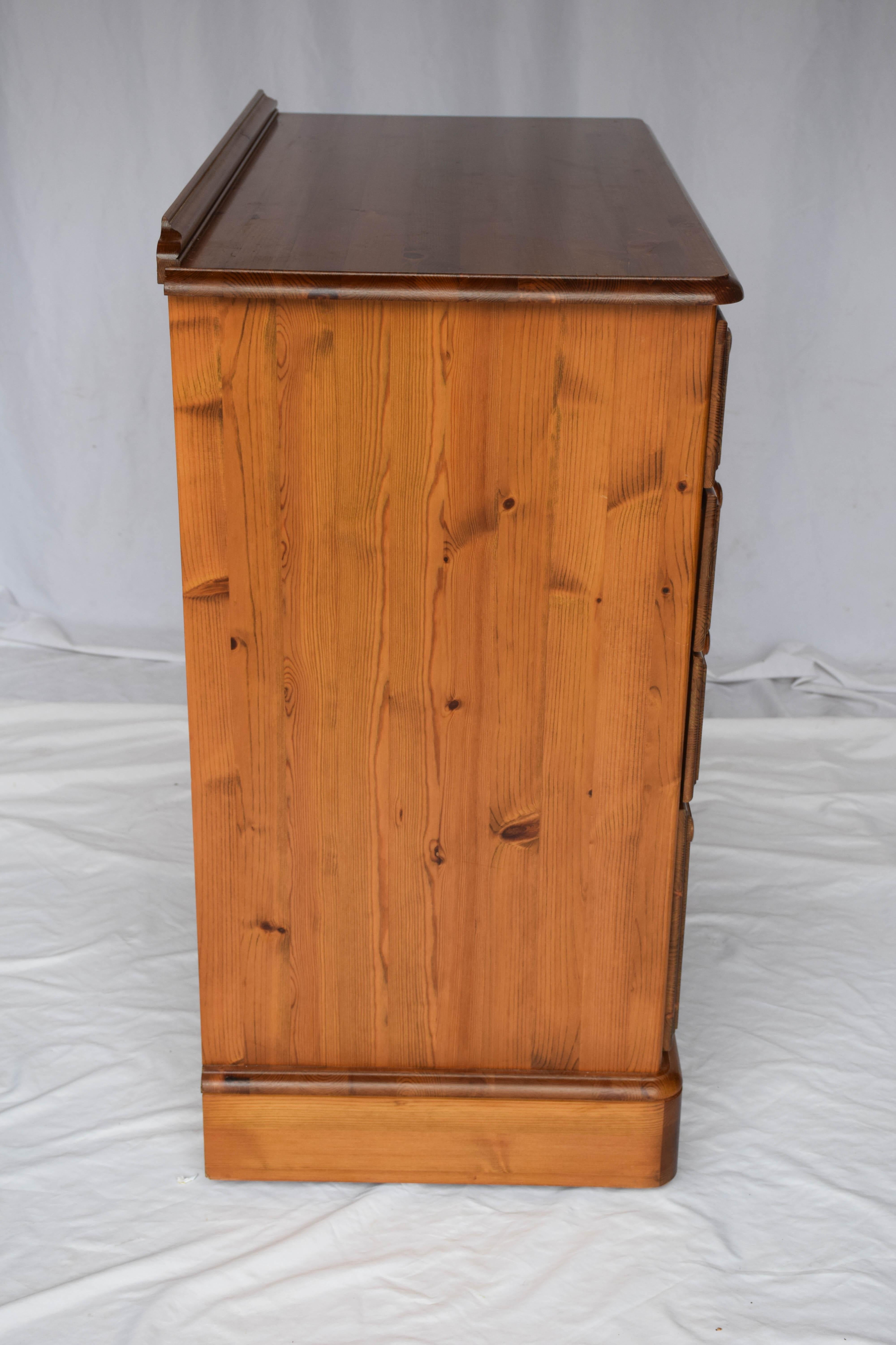 ducal chest of drawers
