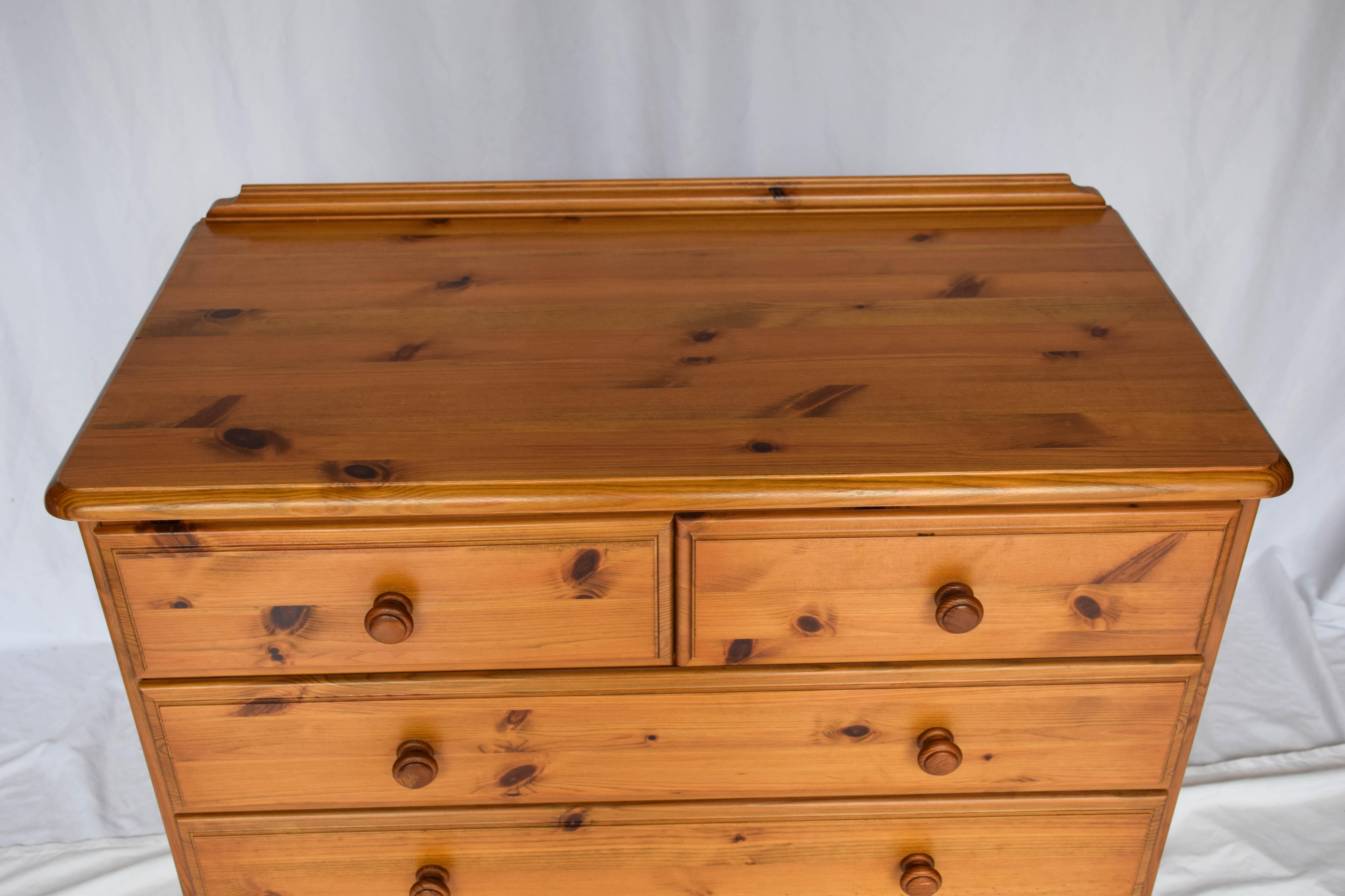 Pine English Ducal 5 Drawer Chest of Drawers
