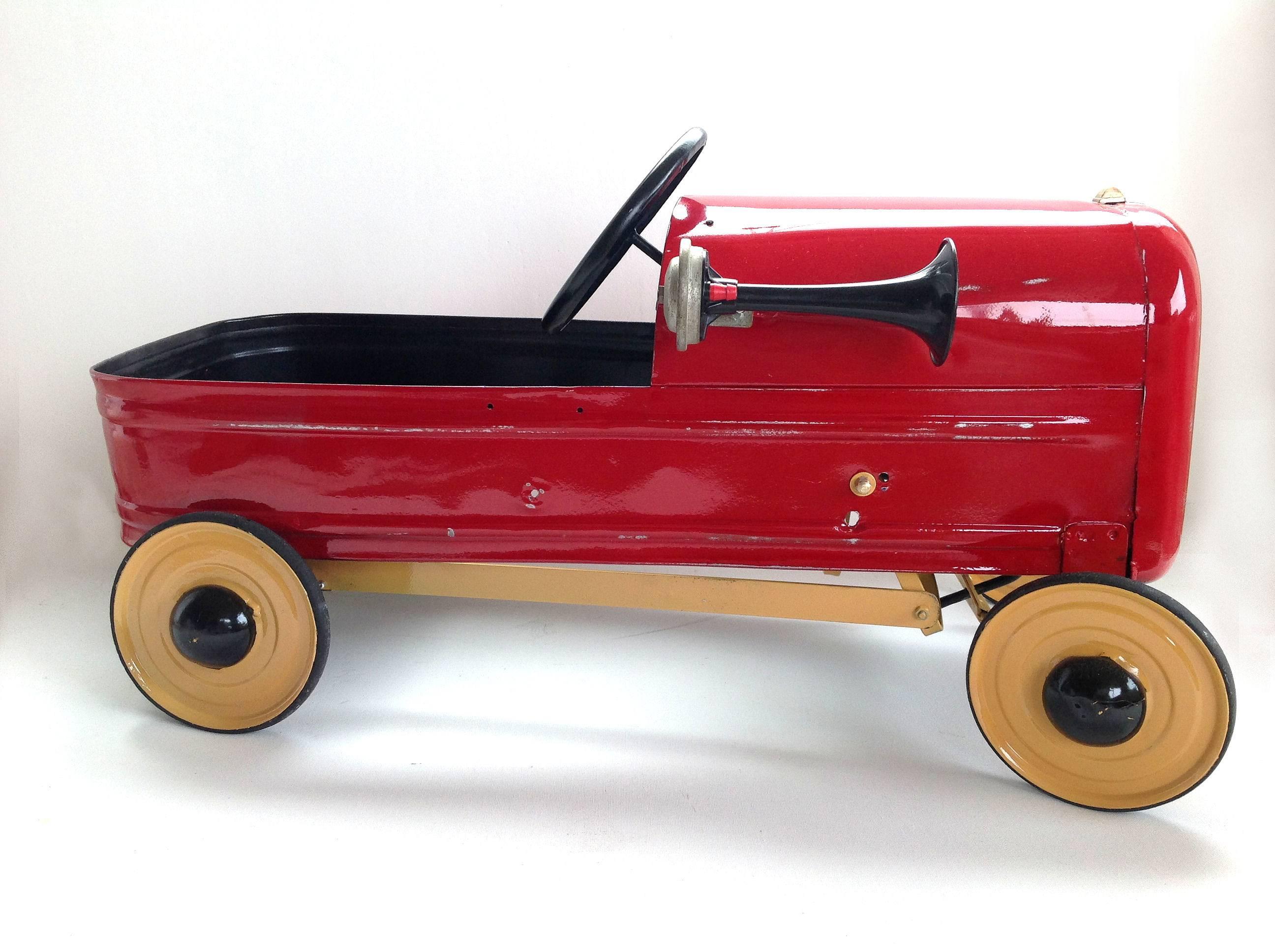 English 'Duke' Childs Pedal Car by Triang & Tri Trailer for Prop Display or Use 5