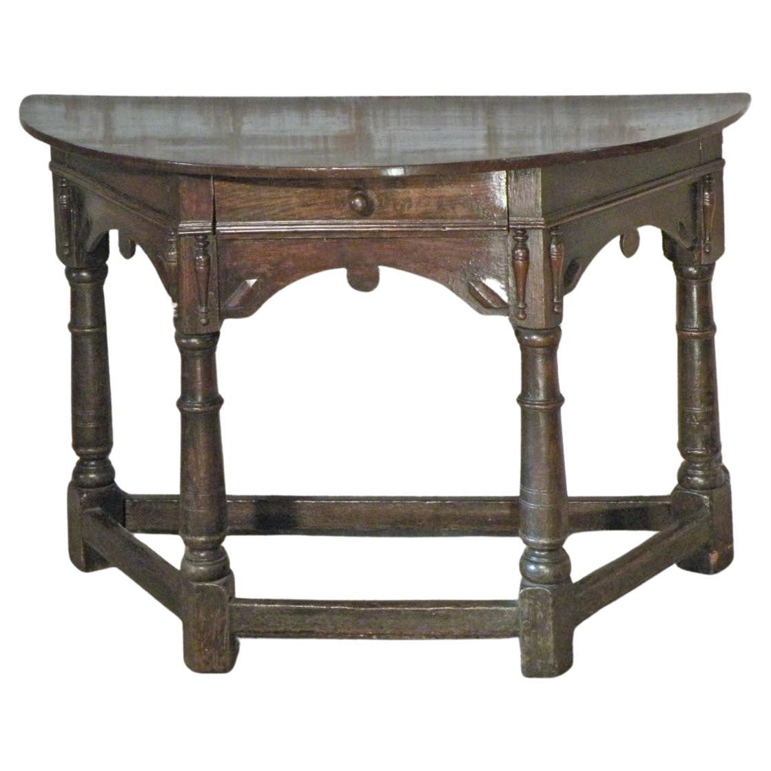 Tavolo da console demi-lune in Oak Charles I inglese del primo Seicento