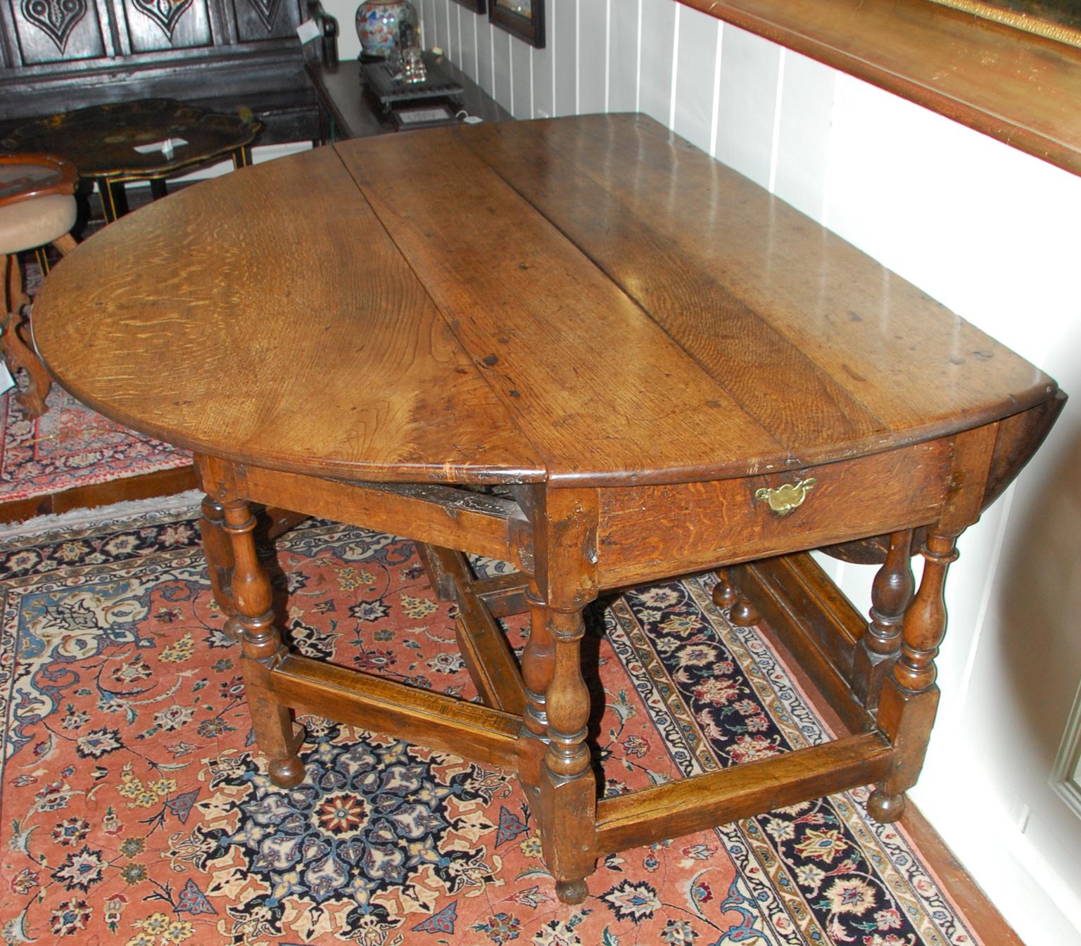 George I English Early 18th Century Large Oak Dropleaf Double Swing Leg Dining Table For Sale