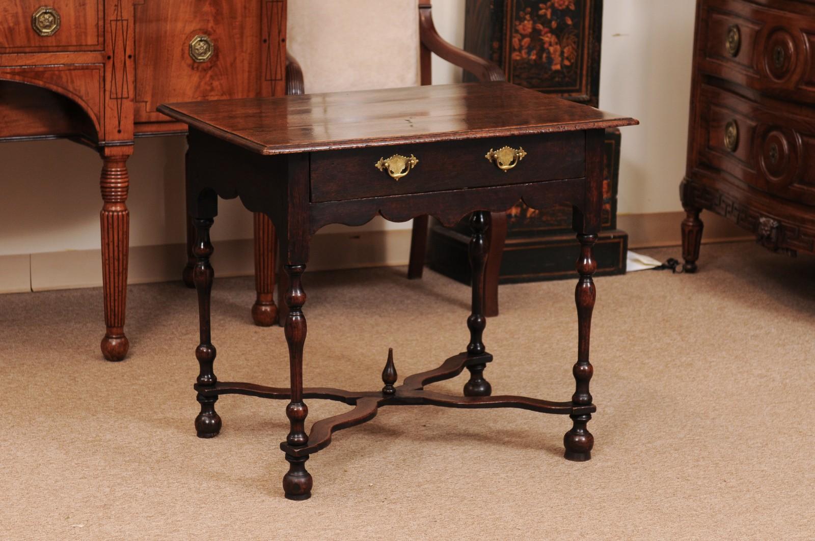 English Early 18th Century Oak Side Table with Drawer, Cross Stretcher and Turned Legs