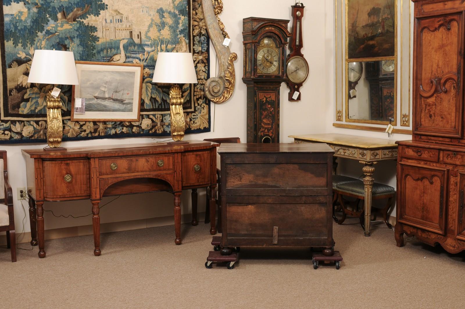 Cassapanca in Oak e Noce dell'inizio del XVIII secolo con 5 cassetti e piedini a baldacchino in vendita 4