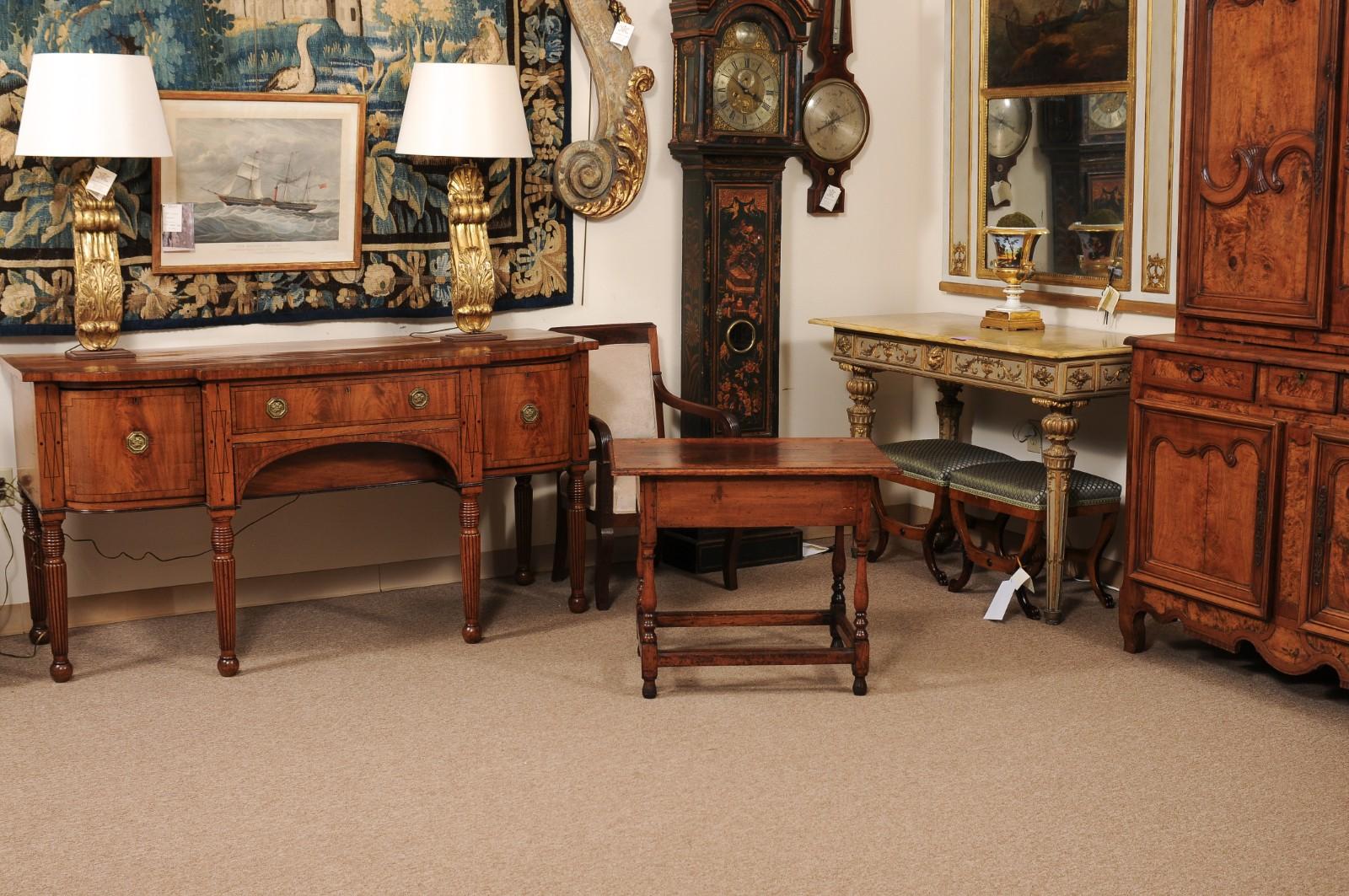 Table d'appoint en pin du début du XVIIIe siècle avec tiroir William & Mary en vente 2