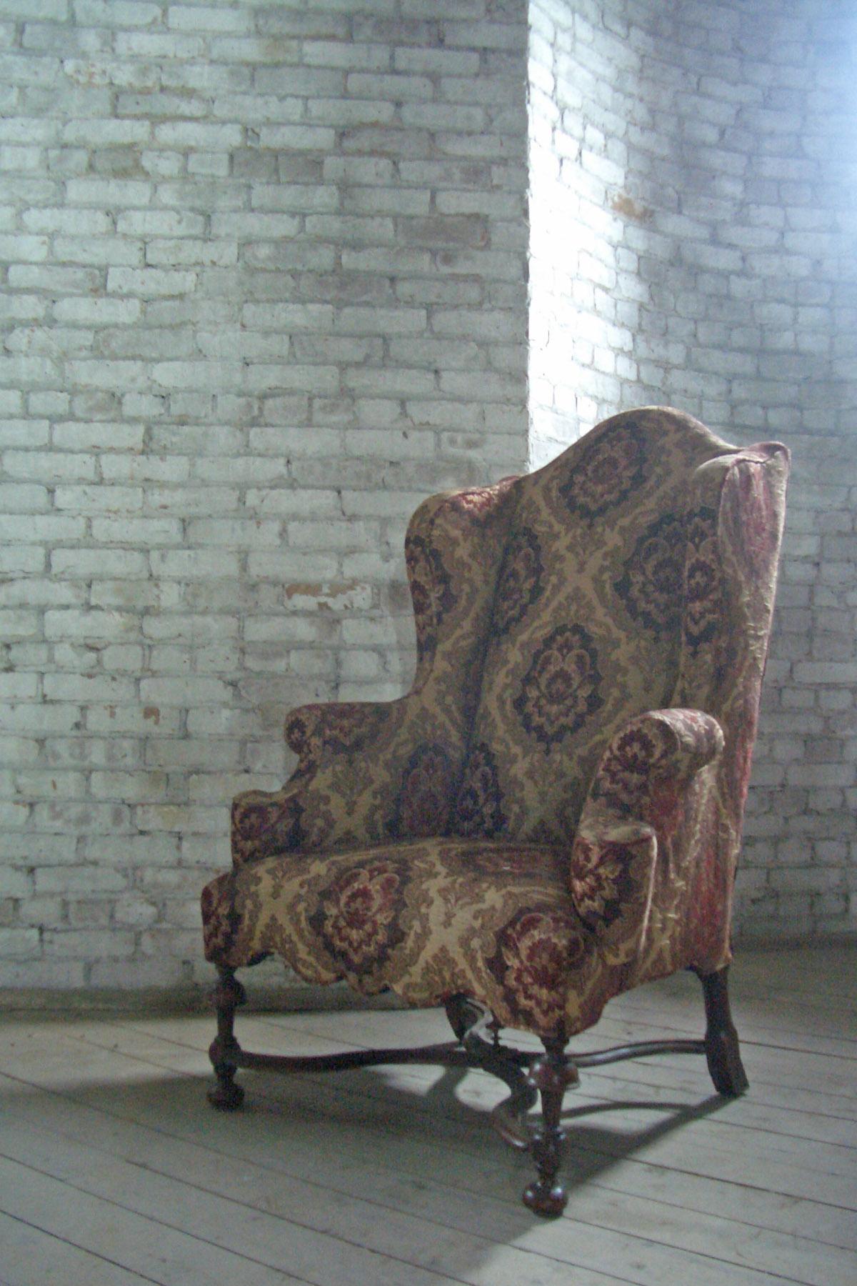 Englischer William & Mary Ohrensessel mit Flügeln aus dem frühen 18. Jahrhundert im Zustand „Hervorragend“ im Angebot in Troy, NY