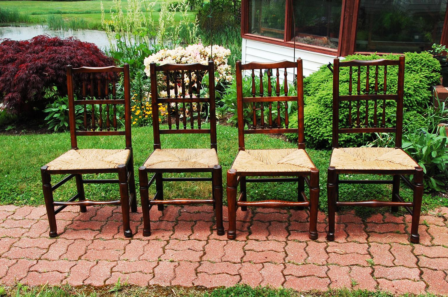 English Early 19th Century Assembled Set of Four Lancashire Spindleback Chairs 2