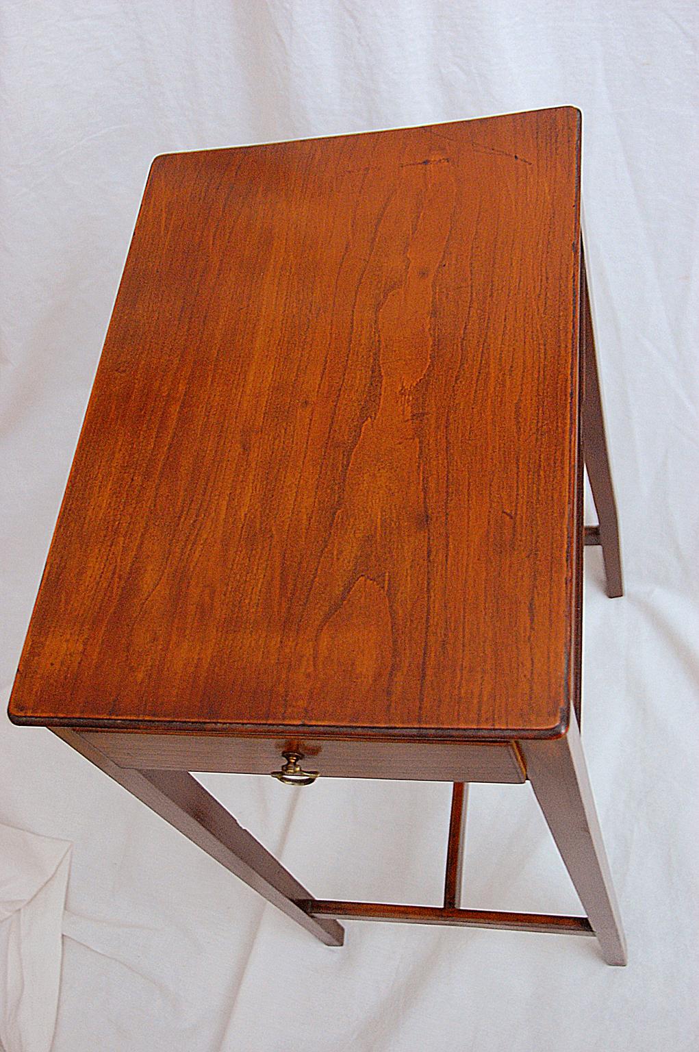 English Early 19th Century Cedar One-Drawer Side Table In Good Condition In Wells, ME