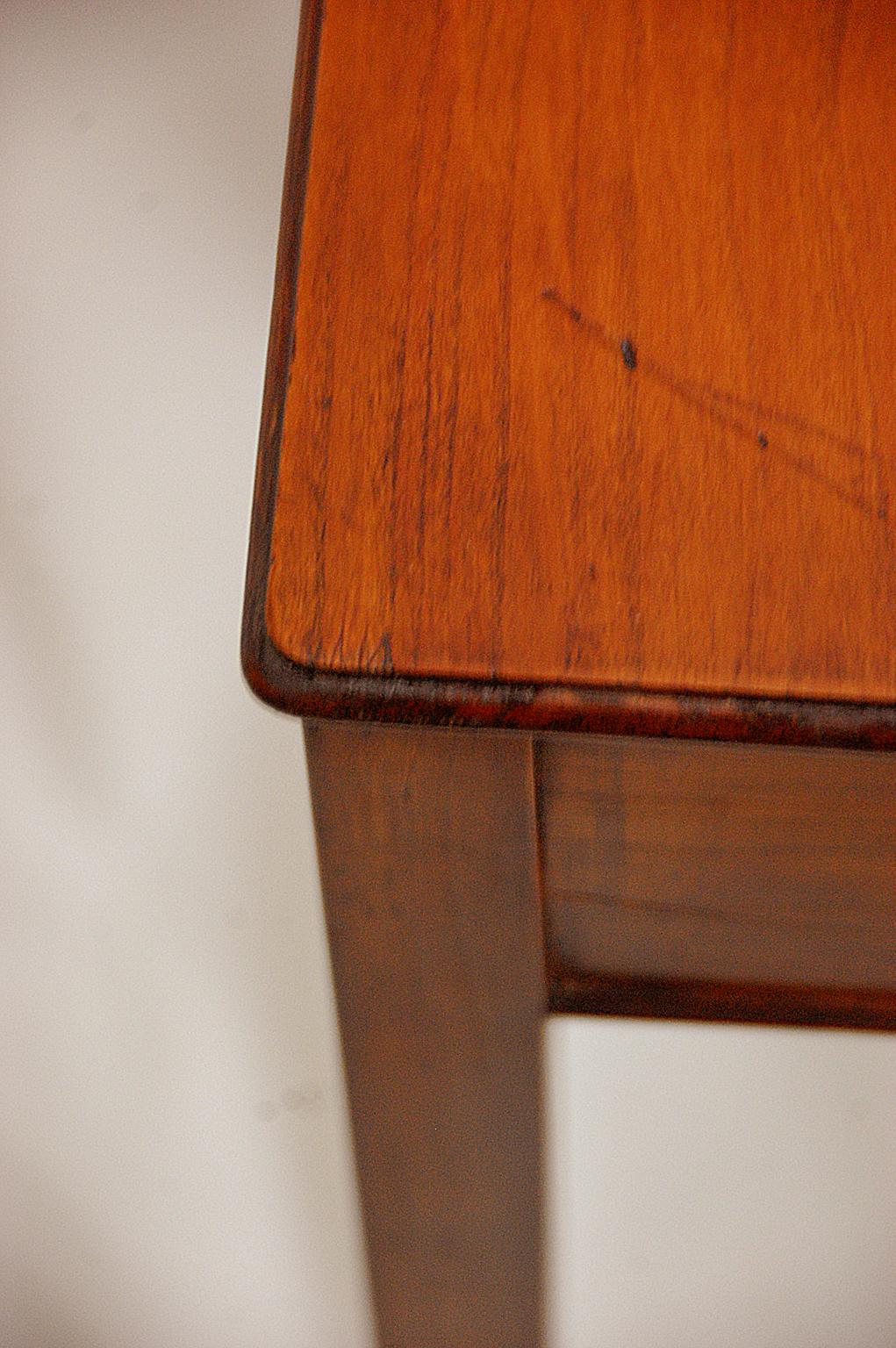 English Early 19th Century Cedar One-Drawer Side Table 2