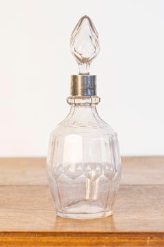 English Early 19th Century Crystal Toiletry Bottle with Stopper and Silver Neck