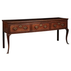 English Early 19th Century Dresser Base / Server in Oak with 3 Drawers