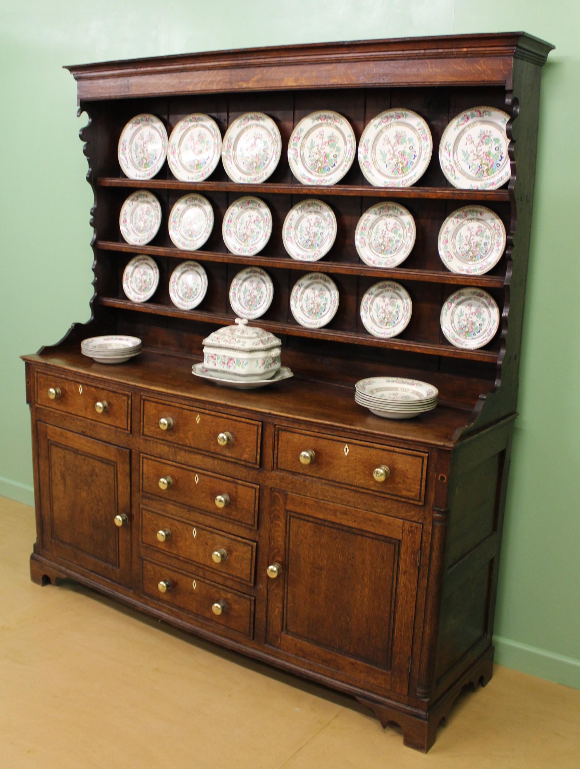 English Early 19th Century Georgian Oak Dresser In Good Condition For Sale In Poling, West Sussex