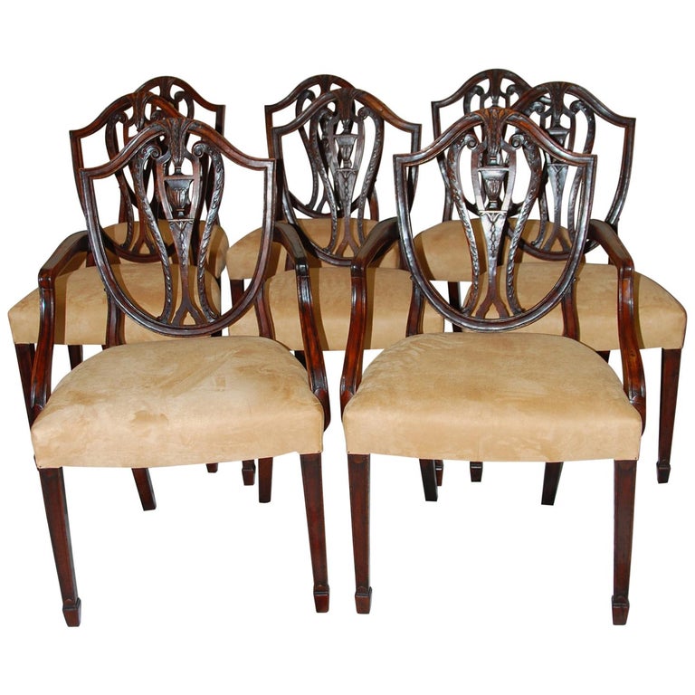 English Early 19th Century Hepplewhite Shieldback Dining Chairs, Set of Eight For Sale