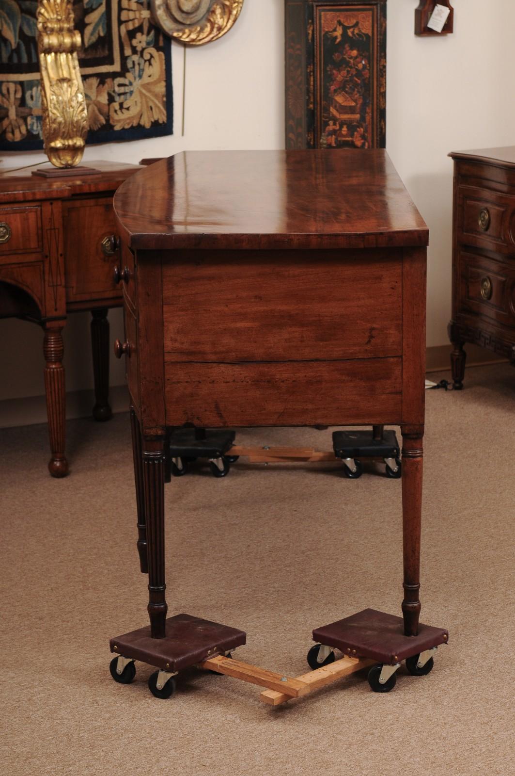 English Early 19th Century Mahogany Bow Front Sideboard with Reeded Legs For Sale 8