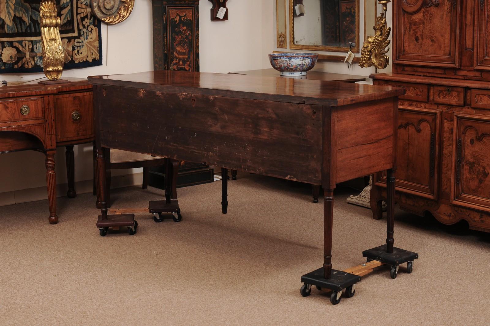 English Early 19th Century Mahogany Bow Front Sideboard with Reeded Legs For Sale 6
