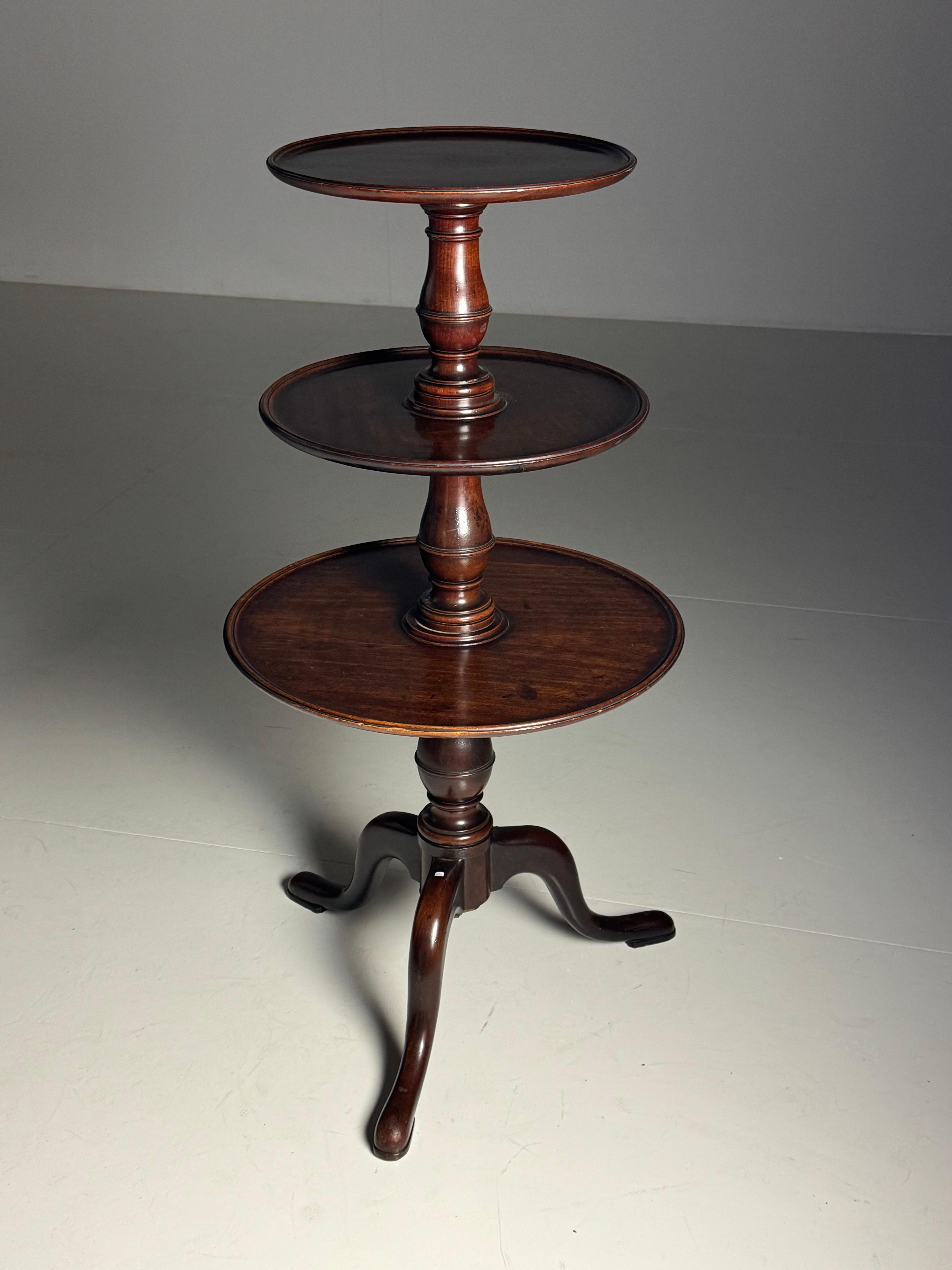 Etagère inglesa de caoba de principios del siglo XIX en venta 8