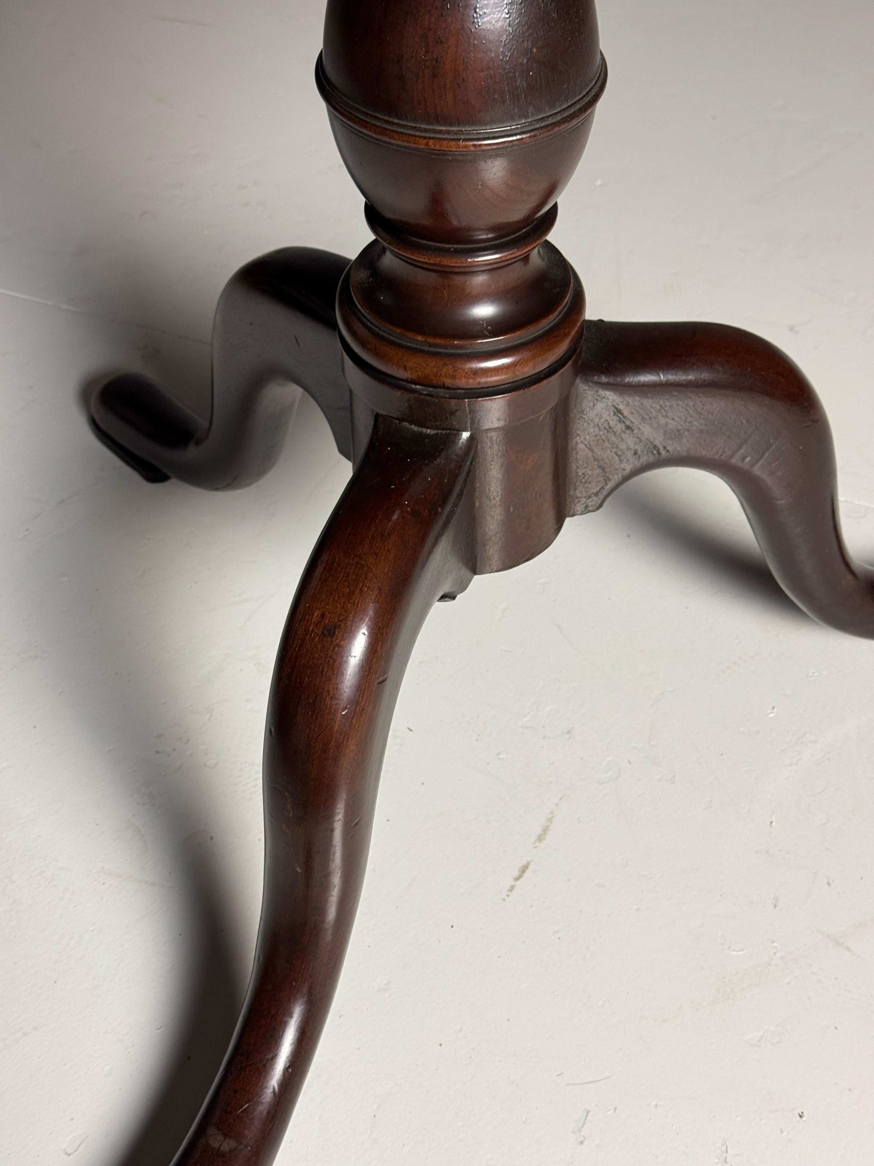 Etagère inglesa de caoba de principios del siglo XIX Caoba en venta