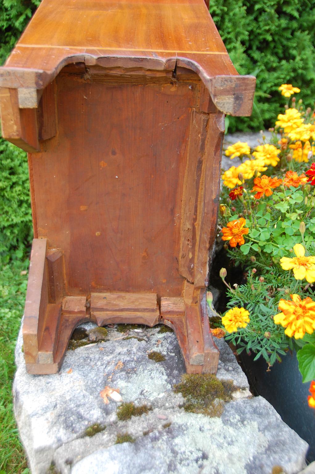 English Early 19th Century Mahogany & Satinwood Child's Chest of Inlaid Drawers  For Sale 3