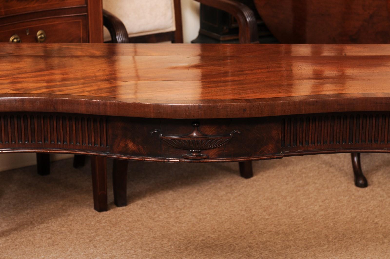 English Early 19th Century Manogany Serpentine Server For Sale 9