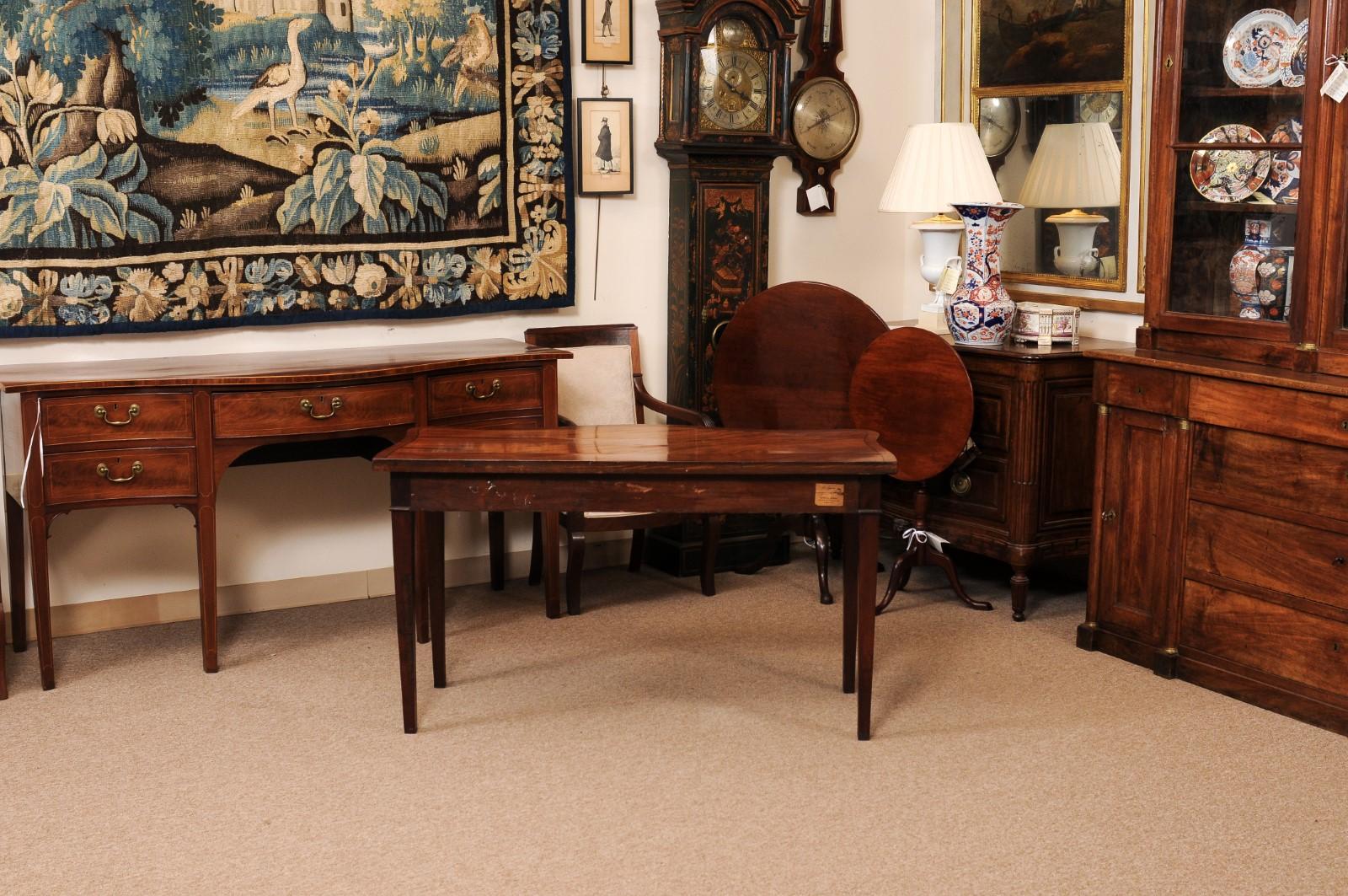 English Early 19th Century Manogany Serpentine Server For Sale 3