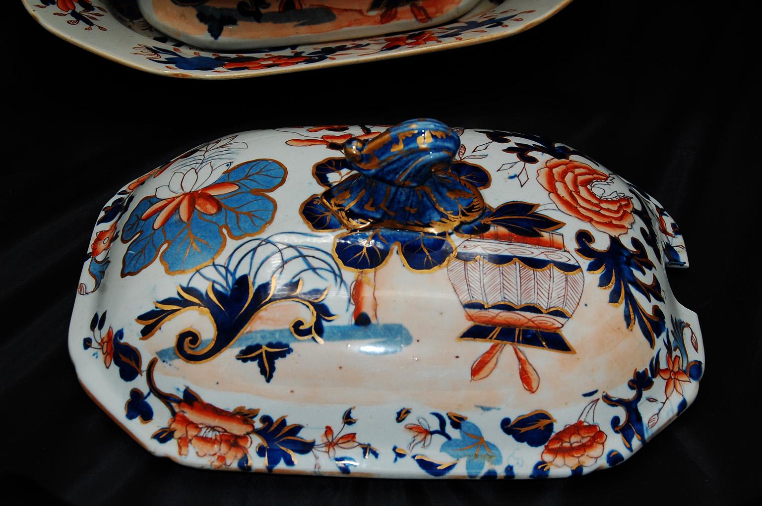 English Early 19th Century Mason's Ironstone Soup Tureen, Lid and Underliner In Good Condition In Wells, ME