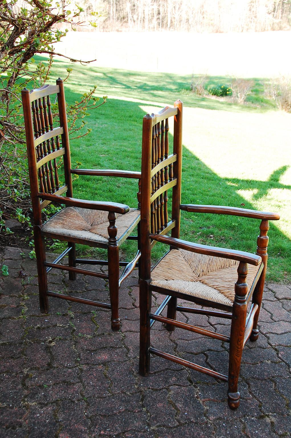 Rush English Early 19th Century Matched Pair of Spindleback Armchairs in Elm For Sale