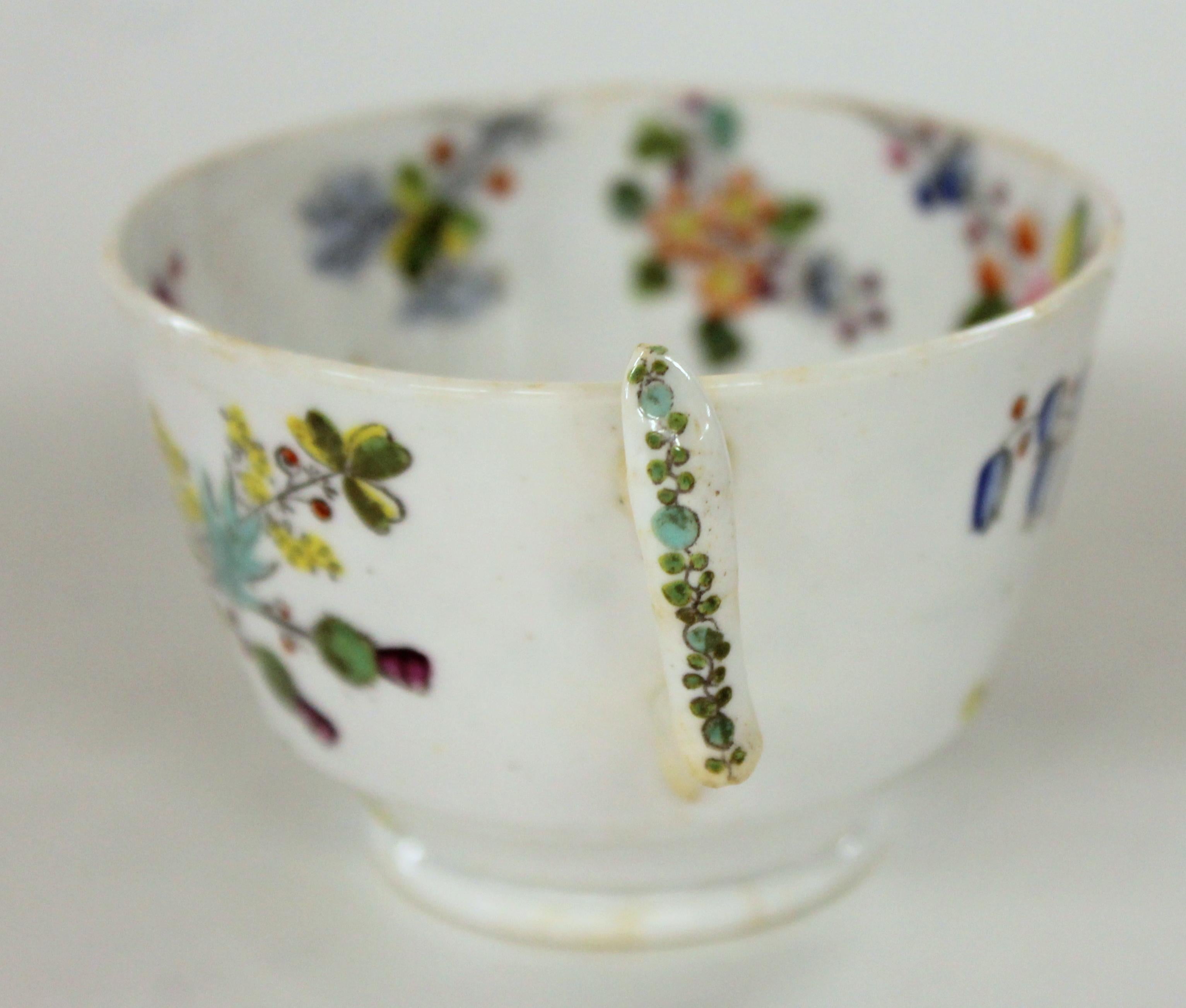 Hand-Painted English Early 19th Century New Hall Porcelain Floral Decor Cup and Saucer For Sale