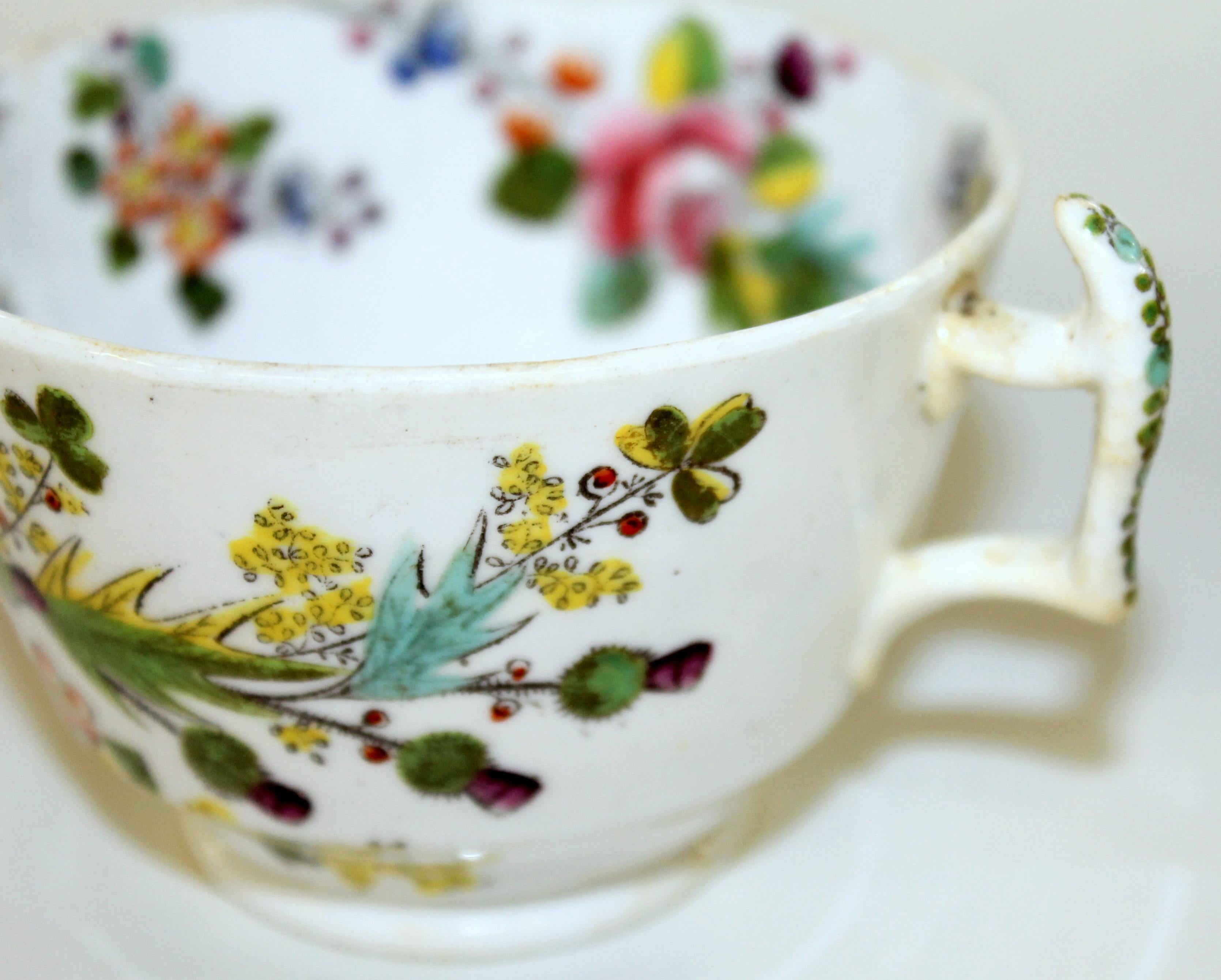 English Early 19th Century New Hall Porcelain Floral Decor Cup and Saucer In Good Condition For Sale In Charleston, SC