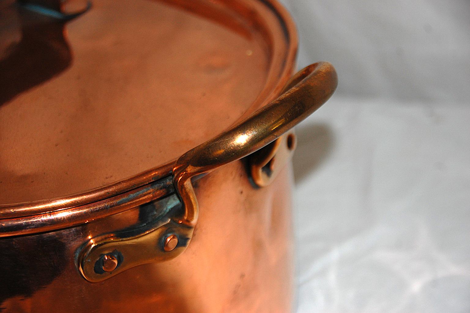 English Early 19th Century Oval Copper Roasting Pan or Cauldron with Lid In Good Condition In Wells, ME