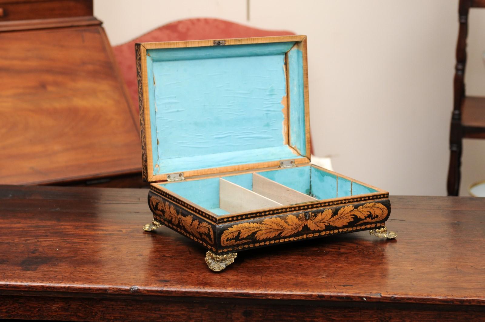 English Early 19th Century Penwork Box with Chinoiserie Decoration For Sale 4
