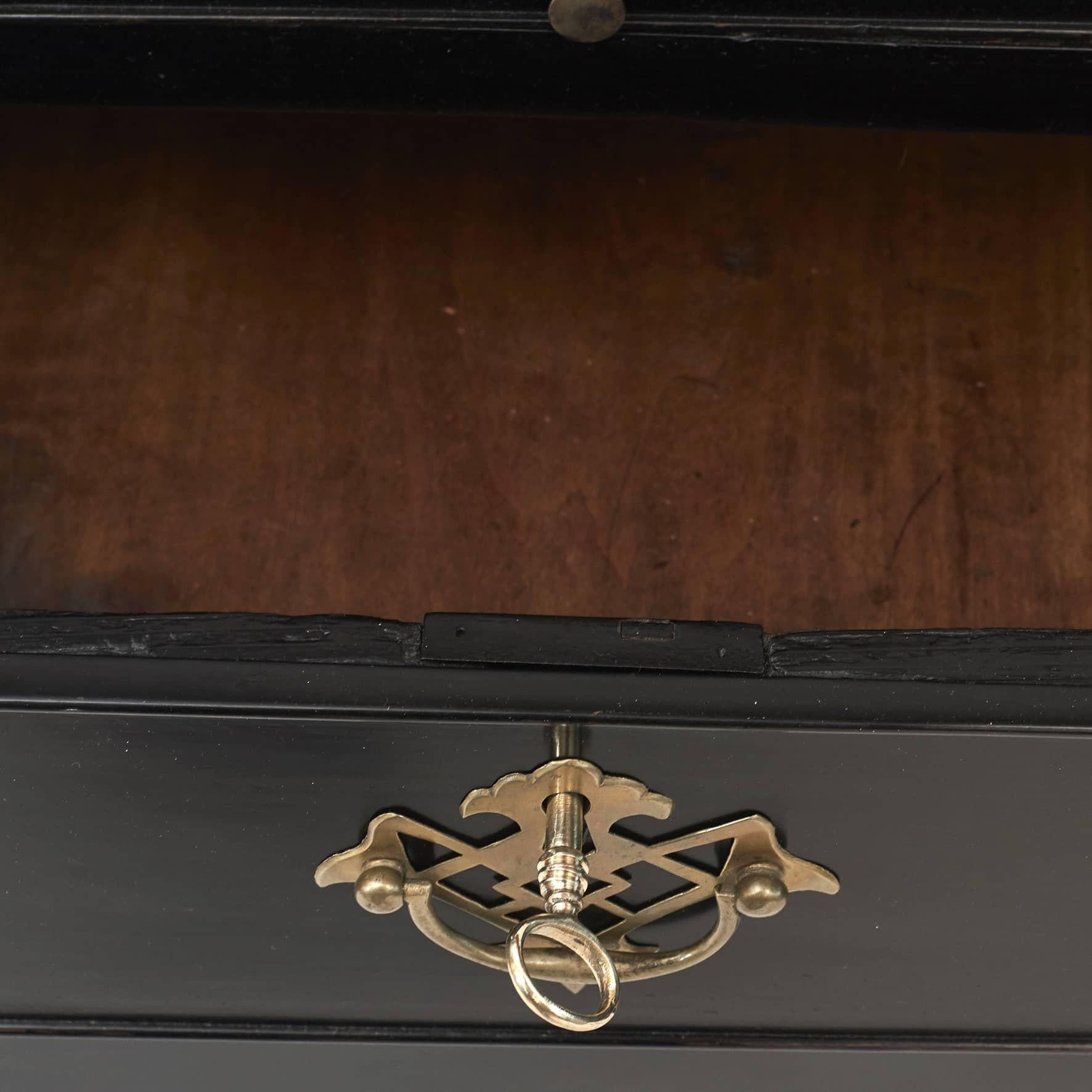 English Early 19th Century Regency Chest of Drawers For Sale 3