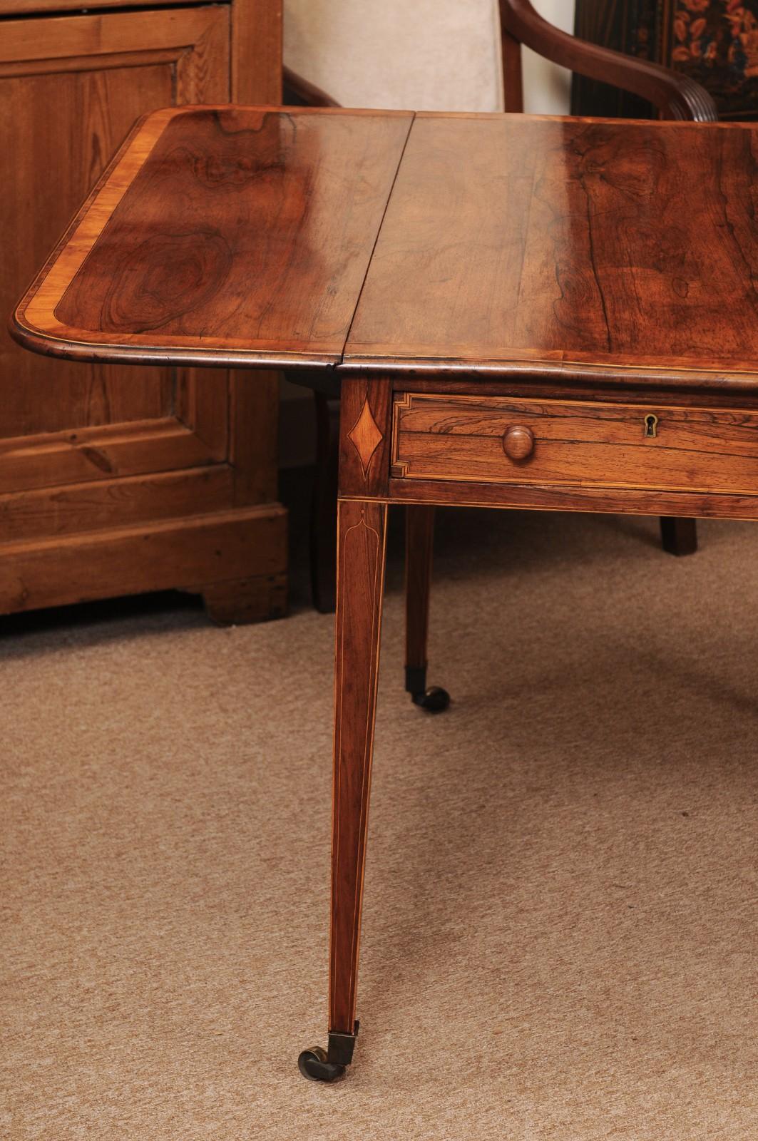 Table Pembroke en bois de rose anglaise du début du 19e siècle en vente 8