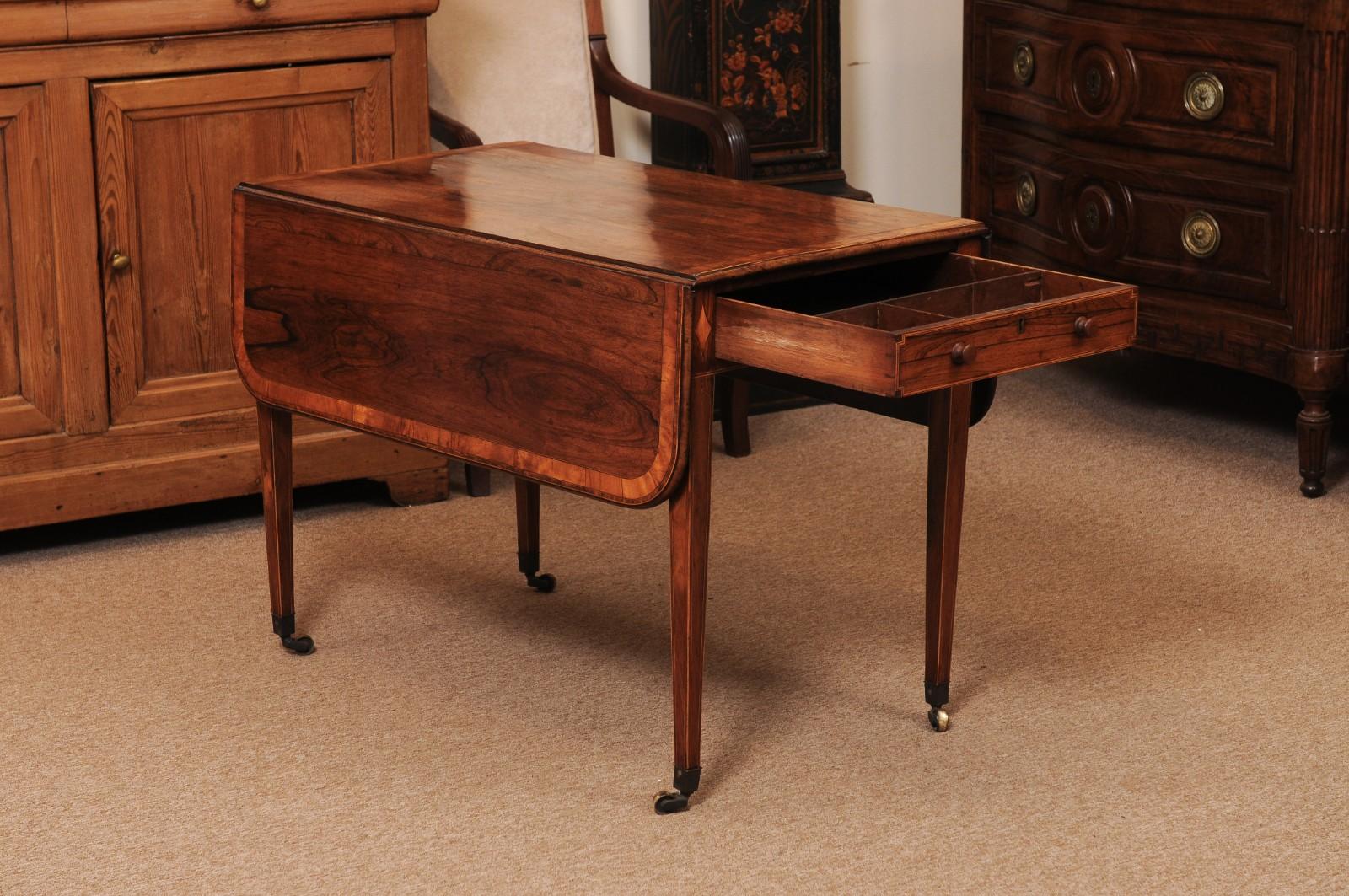 Anglais Table Pembroke en bois de rose anglaise du début du 19e siècle en vente