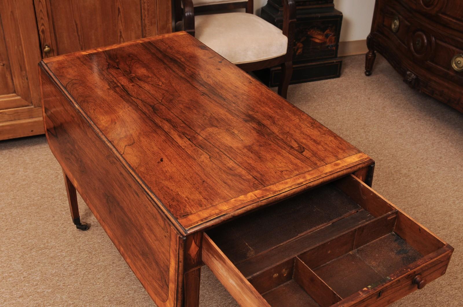 XIXe siècle Table Pembroke en bois de rose anglaise du début du 19e siècle en vente