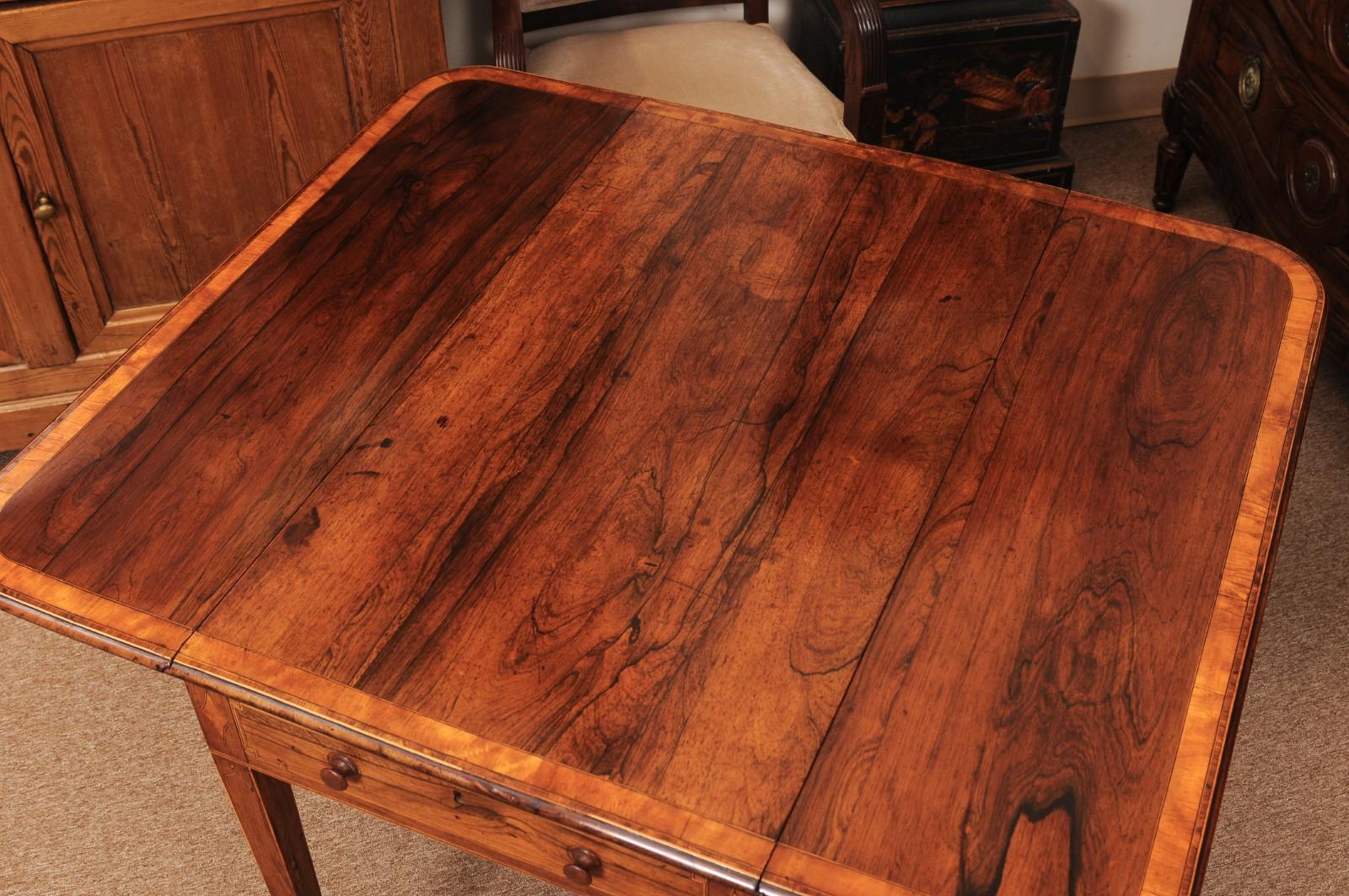 Table Pembroke en bois de rose anglaise du début du 19e siècle en vente 3