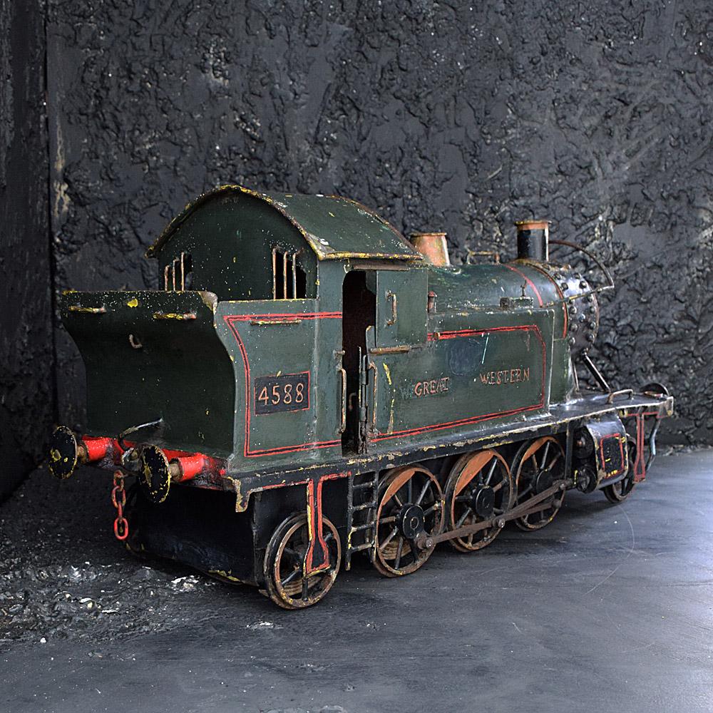 Mid-20th Century English Early 20th Century Amazing Scratch Built Locomotive