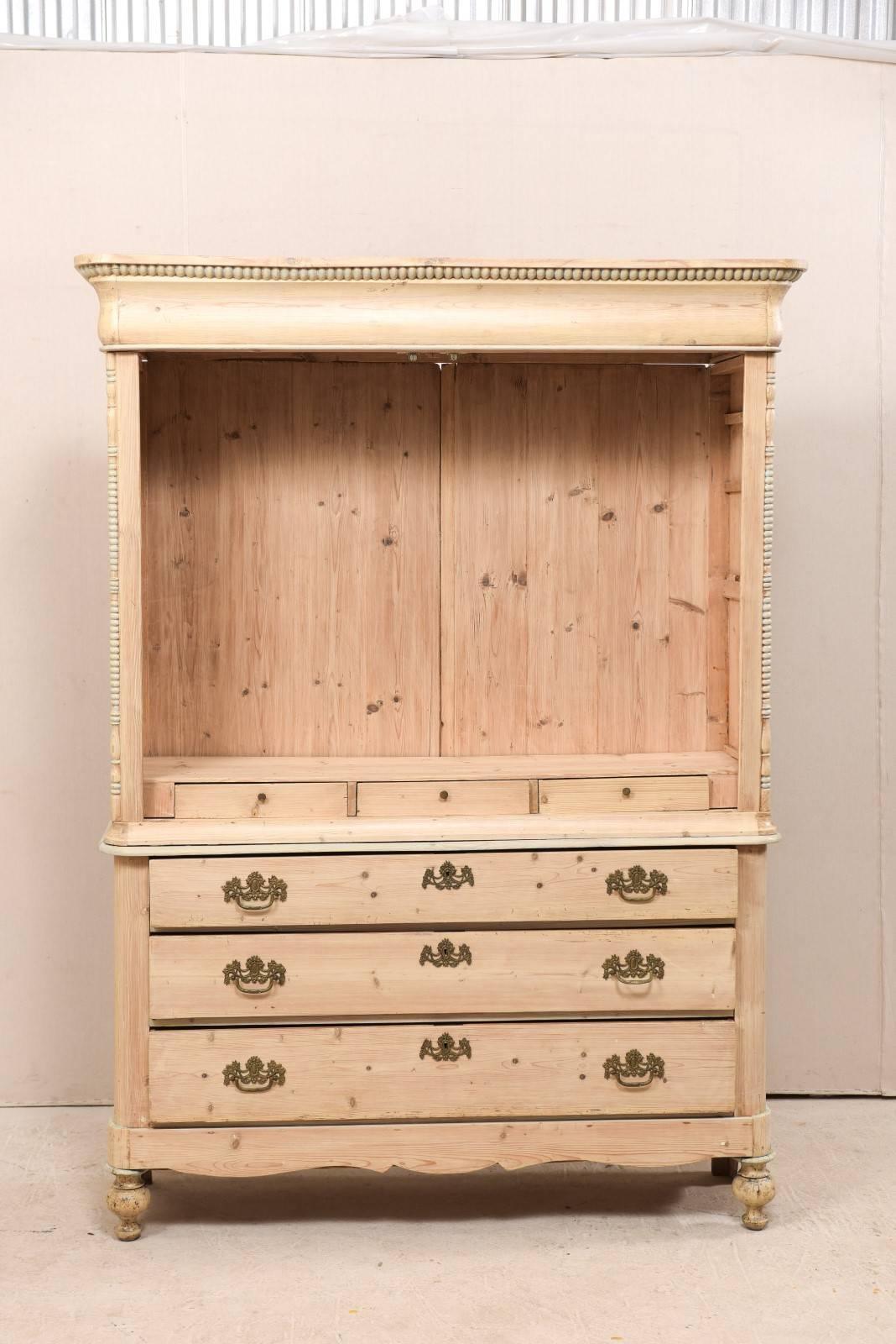 English Early 20th C. Bleached Wood Tall Storage Cabinet w/ 3 Graduated Drawers In Good Condition In Atlanta, GA