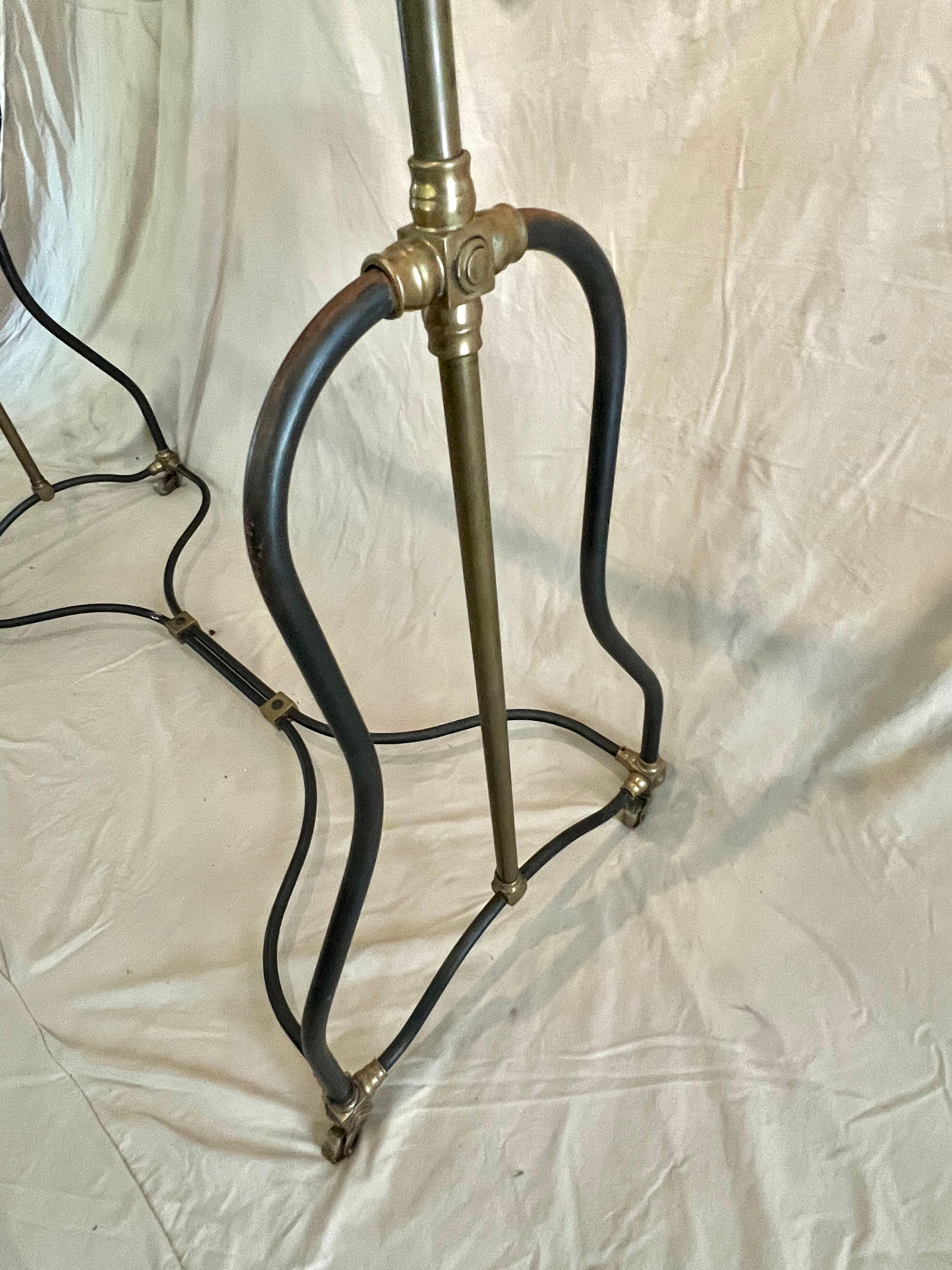 English Early 20th Century Brass and Iron Adjustable Wardrobe Rack or Stand For Sale 2