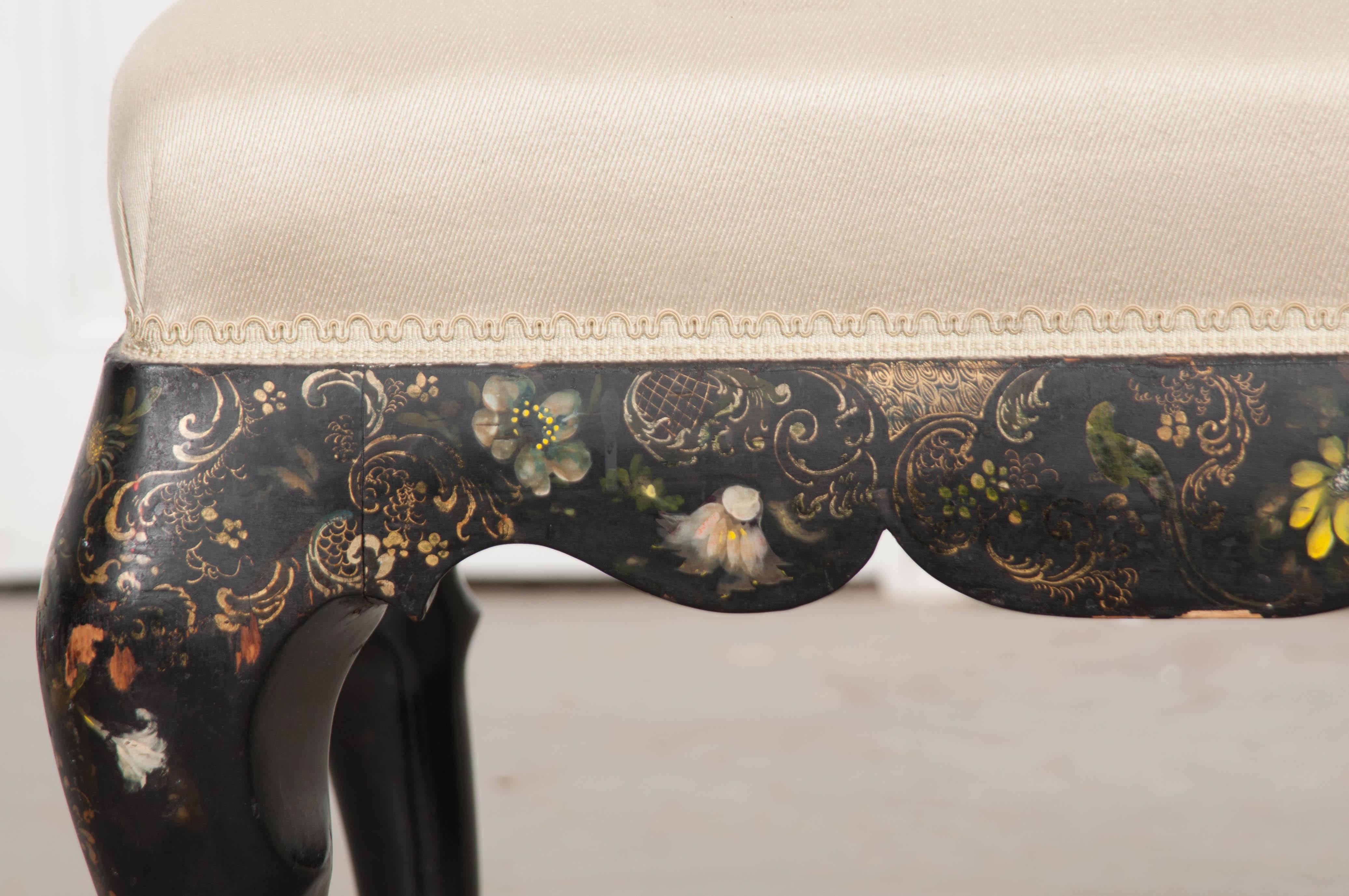 Ebonized Early-20th Century English Chinoiserie Hand-Painted and Cabriole Leg Stool For Sale