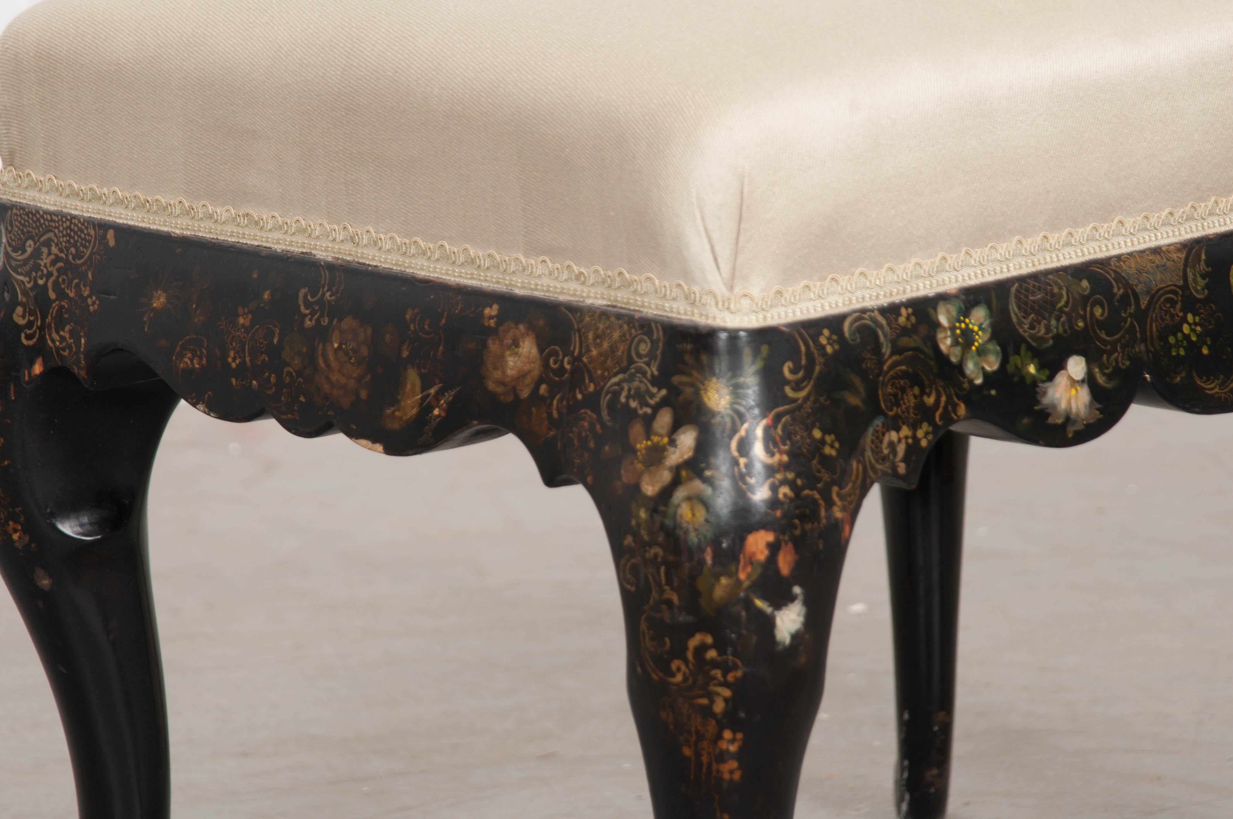 Early-20th Century English Chinoiserie Hand-Painted and Cabriole Leg Stool 1