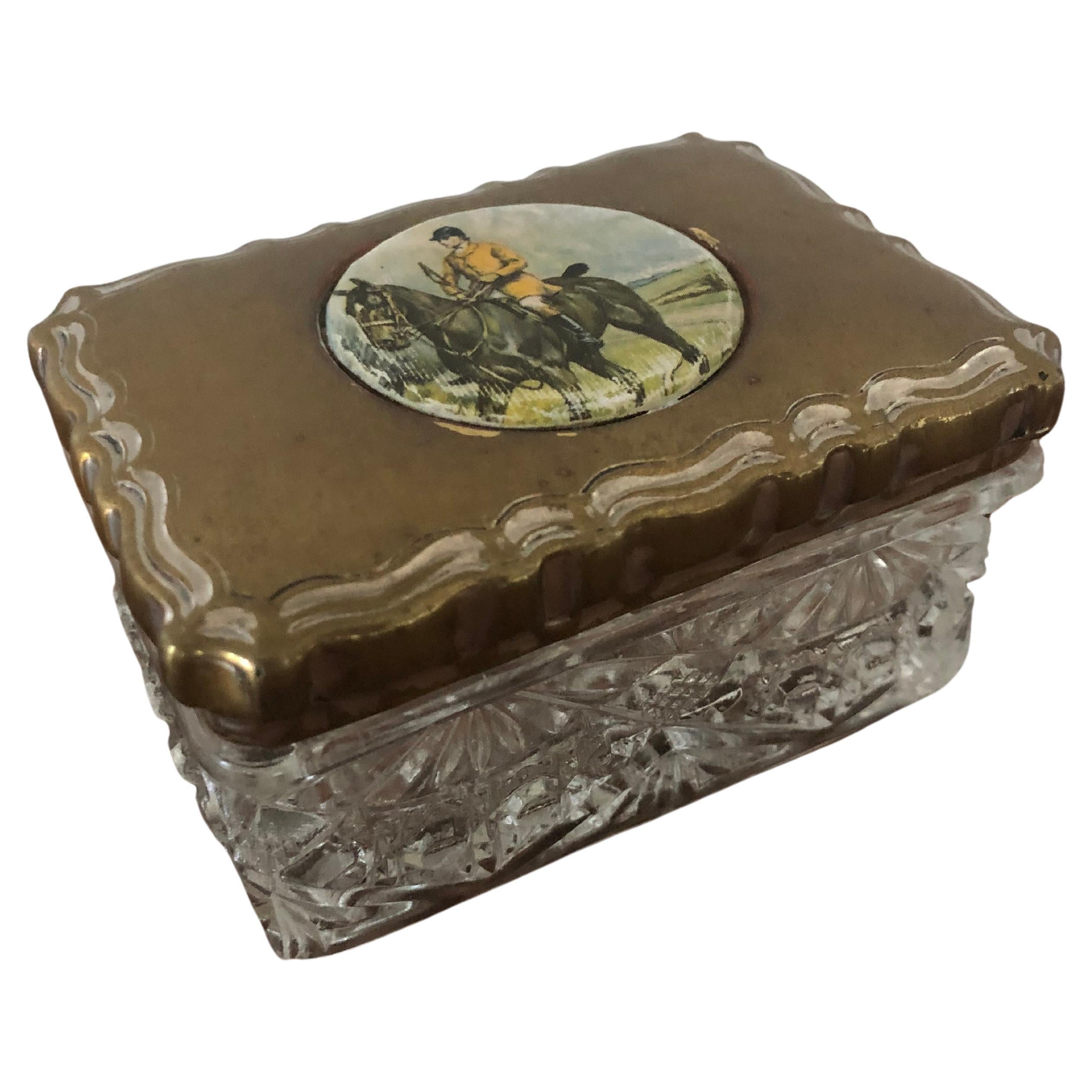 English Early 20th Century Hunting Scene on a Crystal Dresser Box Brass Lid For Sale