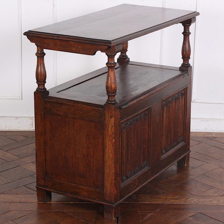 English Early 20th Century Oak Monk's Bench Console Table In Good Condition In Vancouver, British Columbia