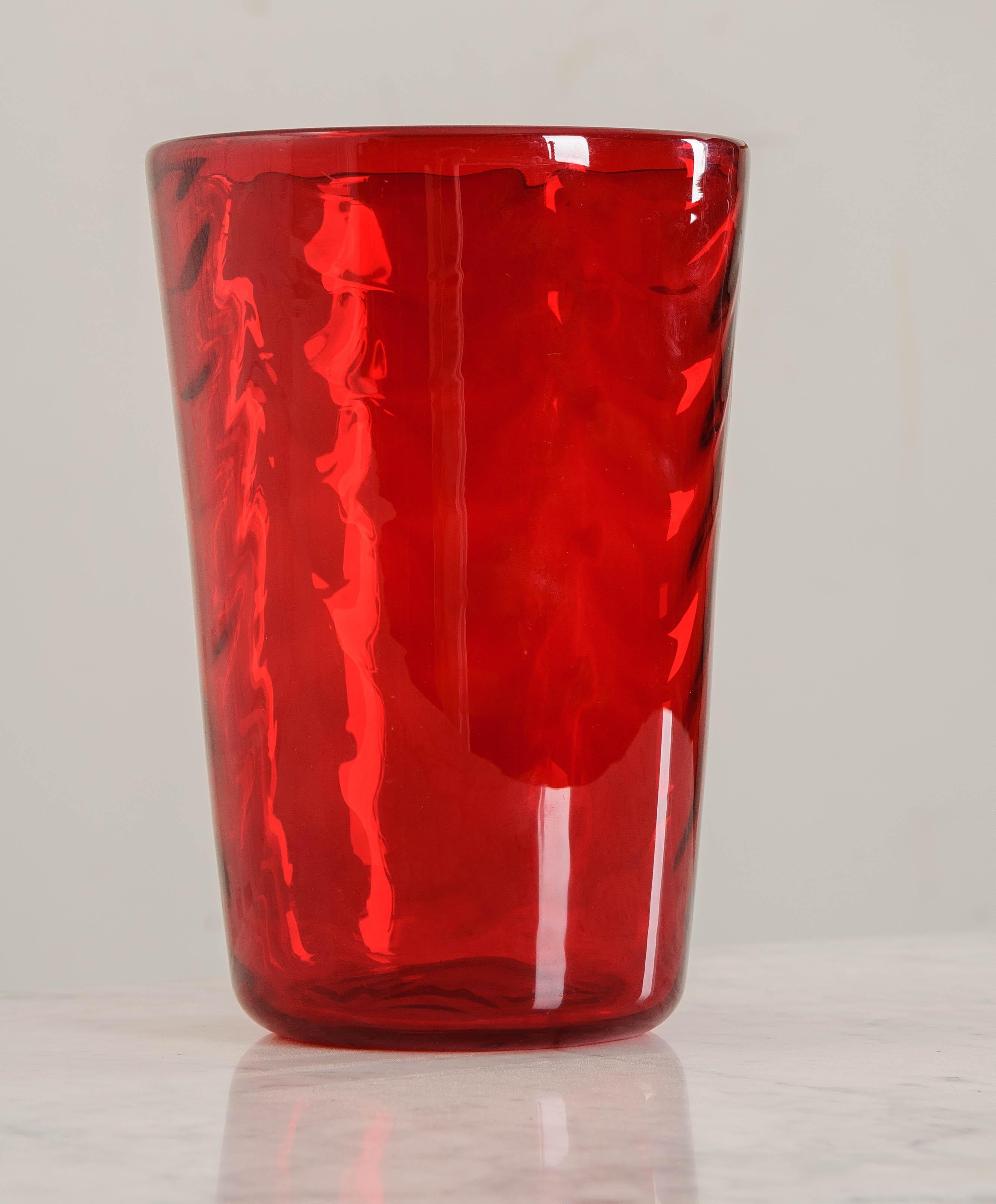 red pizza hut cups