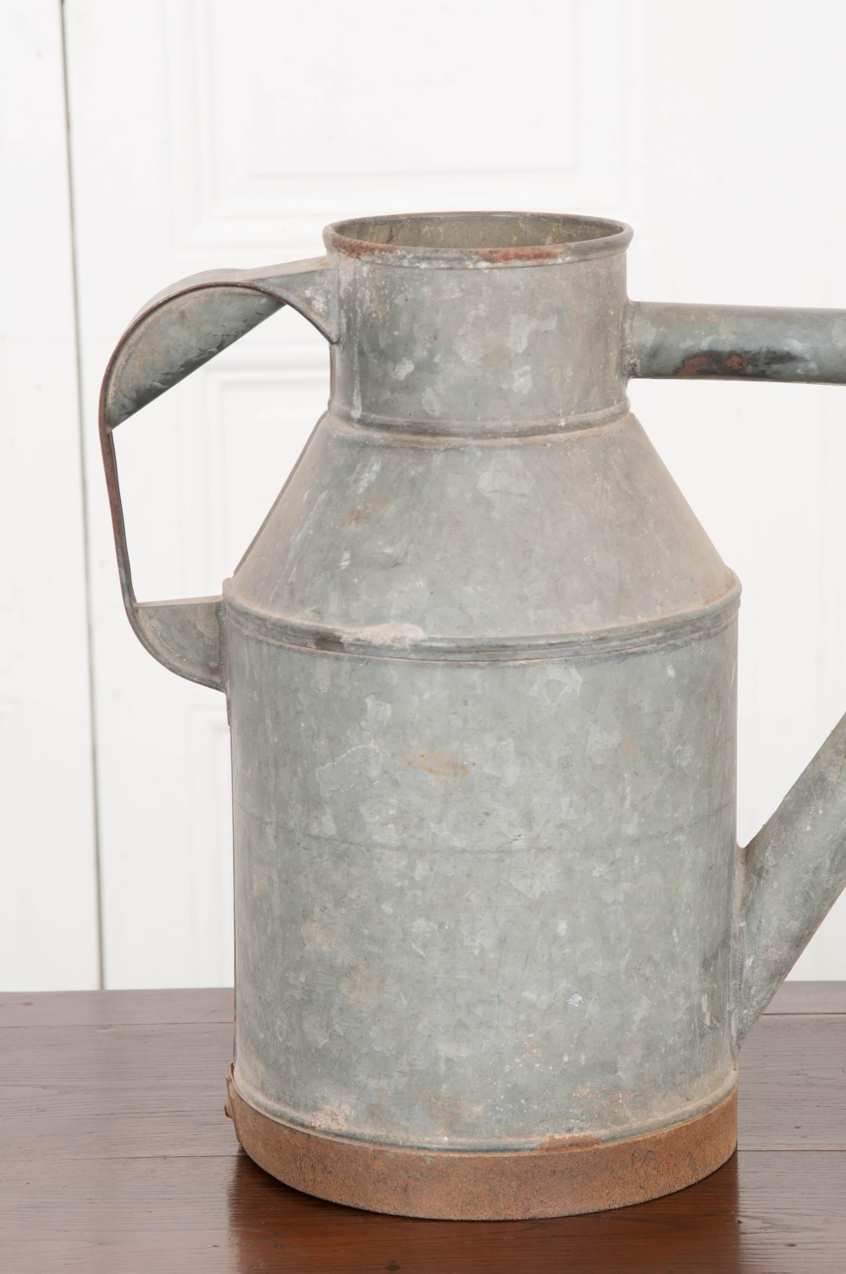 English Early 20th Century Zinc Watering Can In Good Condition In Baton Rouge, LA